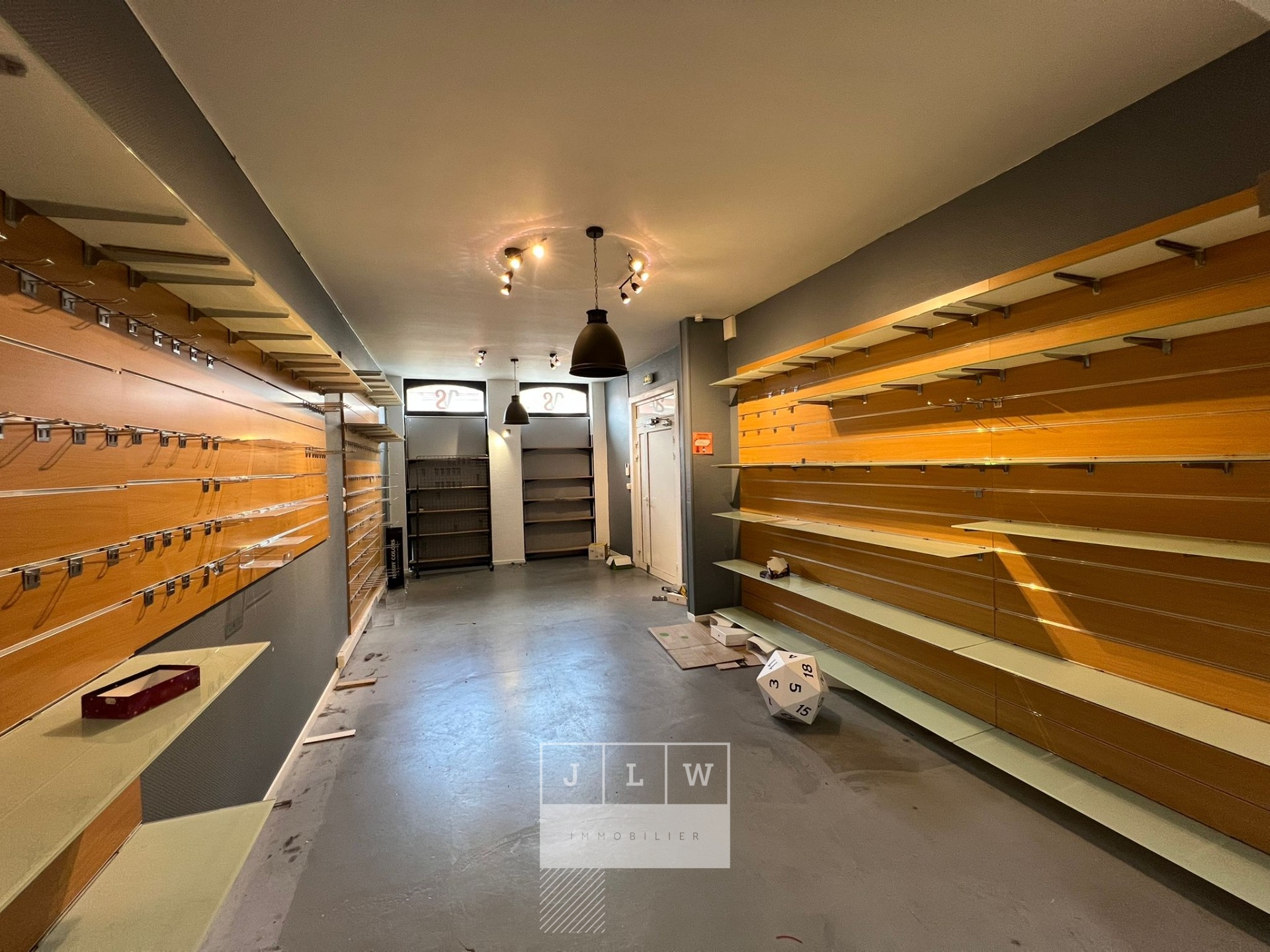 Agxp bureaux louer 150 m2 idealement place Photo 4 - JLW Immobilier Agxp bureaux louer 150 m2 idealement place Photo 4 - JLW Immobilier