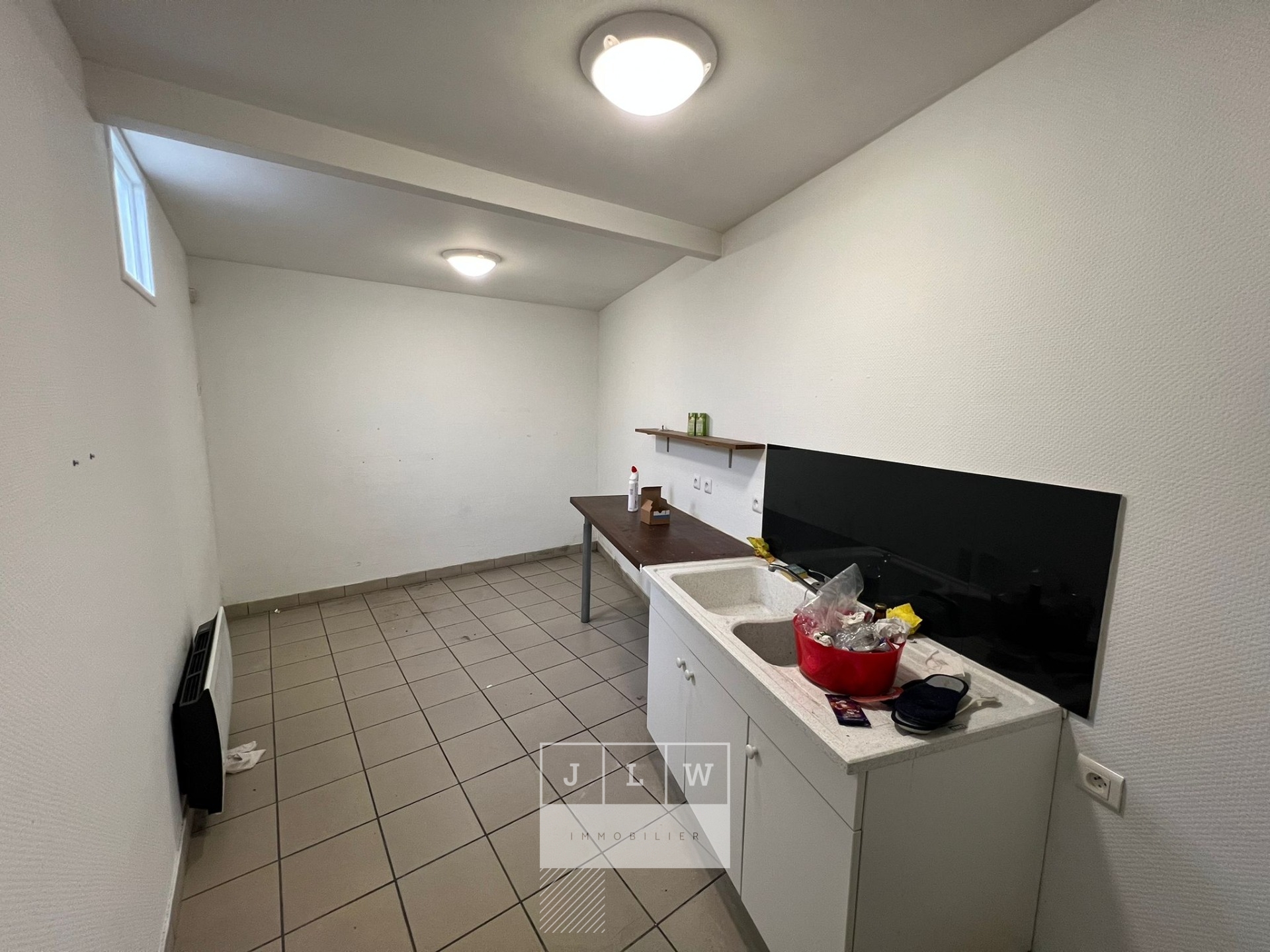 Agxp bureaux louer 150 m2 idealement place Photo 10 - JLW Immobilier Agxp bureaux louer 150 m2 idealement place Photo 10 - JLW Immobilier