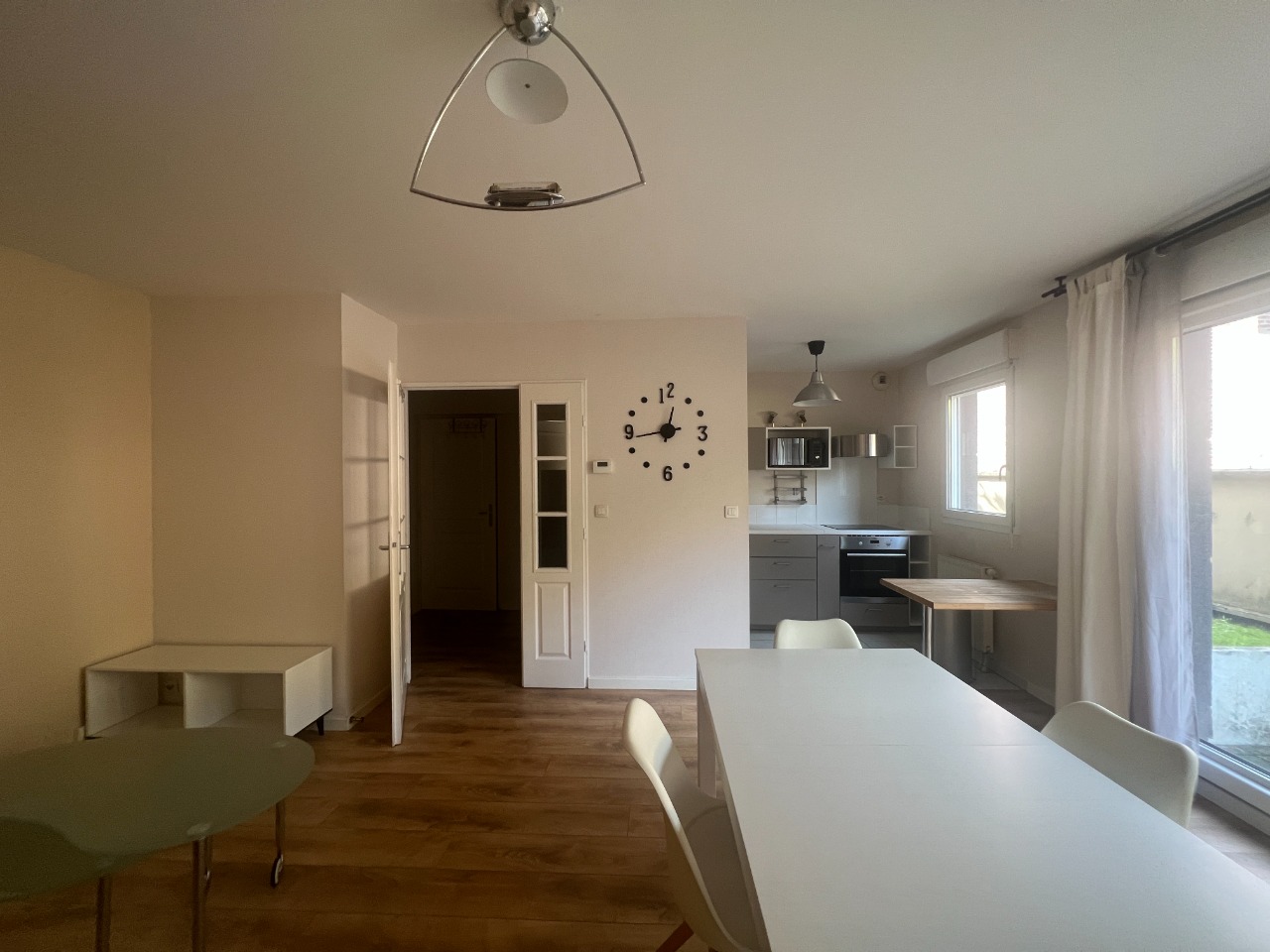 Ahjd sr123 t2 meuble parking terrasse 45m Photo 1 - JLW Immobilier Ahjd sr123 t2 meuble parking terrasse 45m Photo 1 - JLW Immobilier