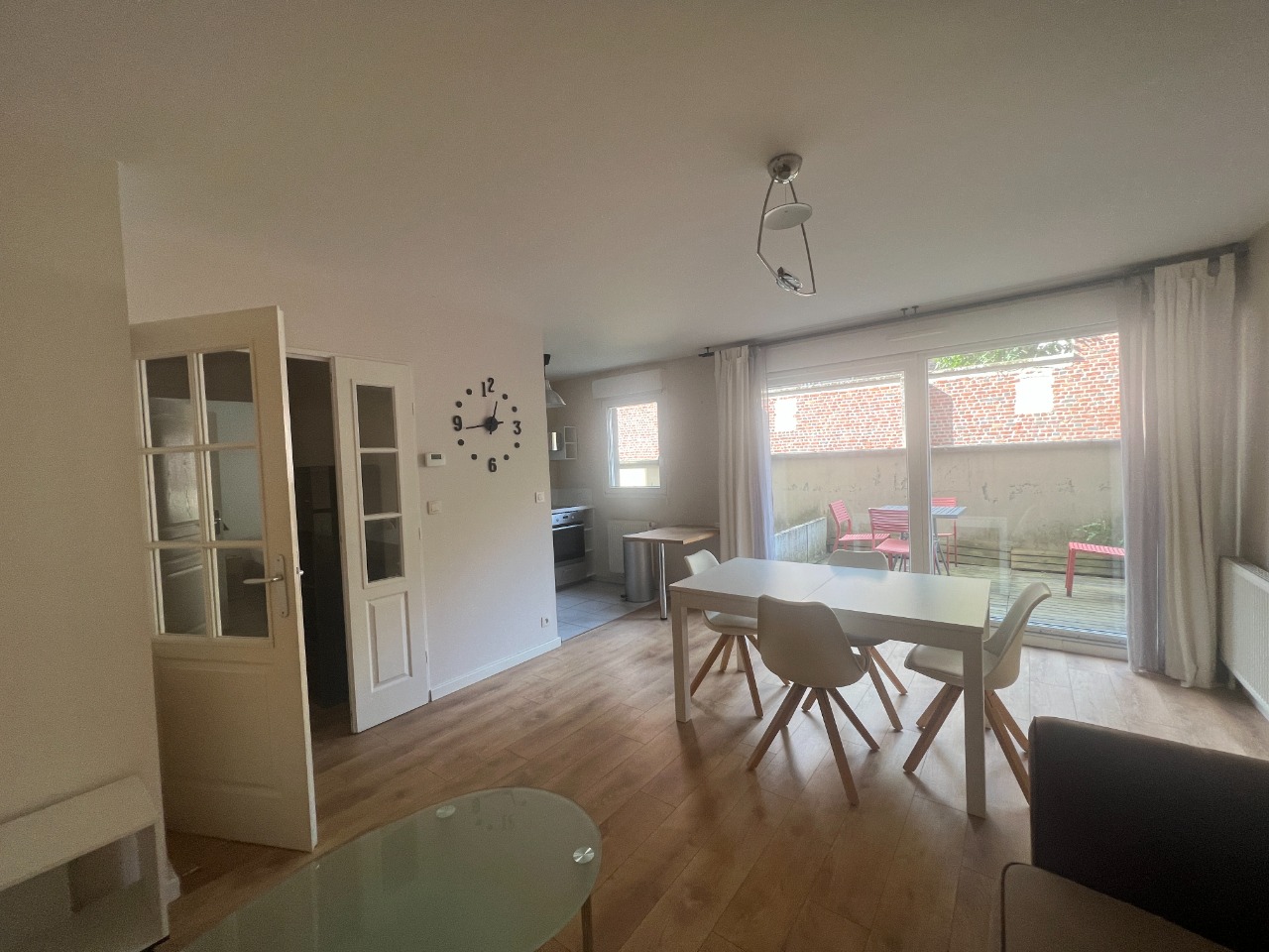 Ahjd sr123 t2 meuble parking terrasse 45m Photo 5 - JLW Immobilier Ahjd sr123 t2 meuble parking terrasse 45m Photo 5 - JLW Immobilier
