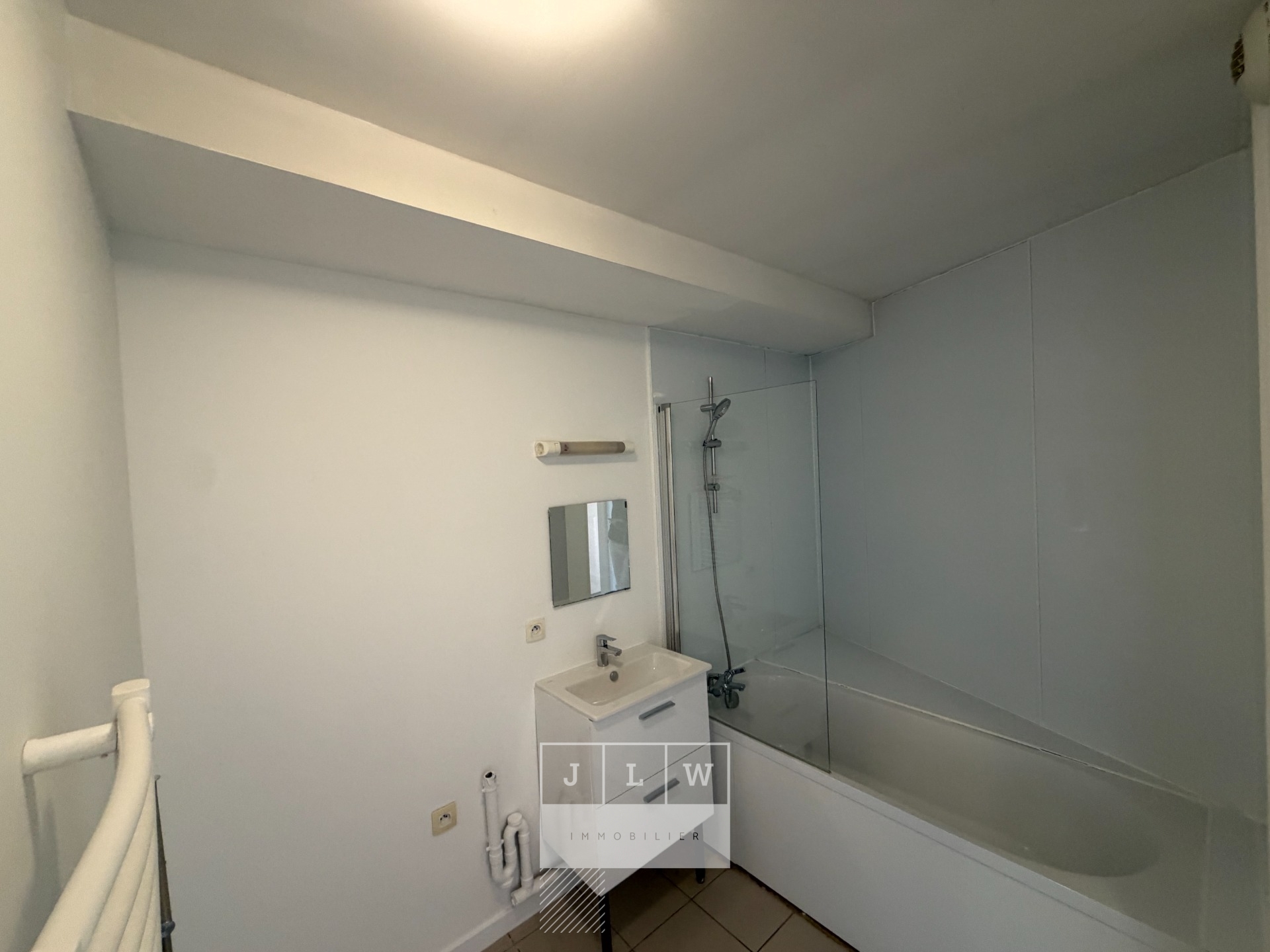 Ajlq jm63 lille t2 non meuble 39 m2 porte des postes Photo 6 - JLW Immobilier Ajlq jm63 lille t2 non meuble 39 m2 porte des postes Photo 6 - JLW Immobilier