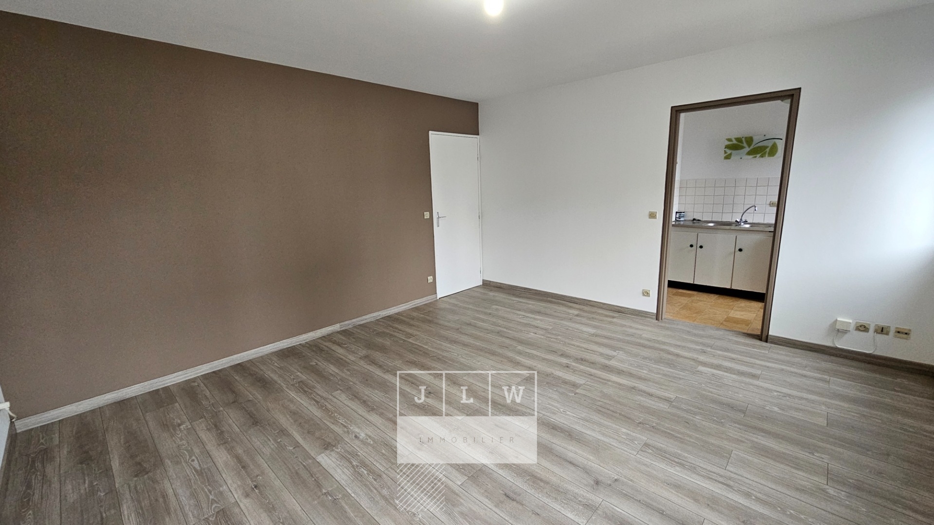 Ammn ll152  proche jb lebas t2 non meuble de 4487m Photo 2 - JLW Immobilier