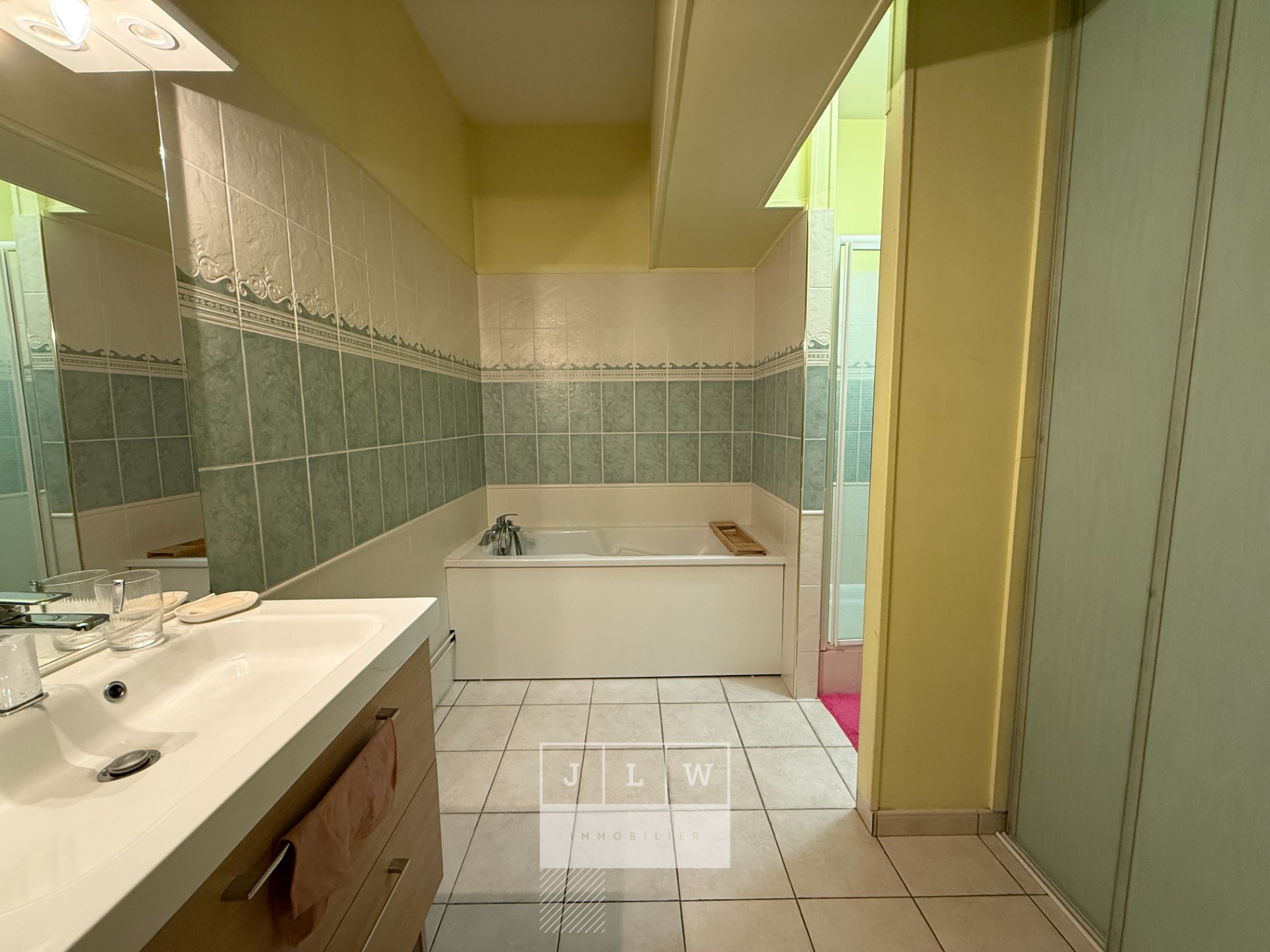 Apeq sr123 rue inkerman t3 de 78m2 avec garage Photo 5 - JLW Immobilier Apeq sr123 rue inkerman t3 de 78m2 avec garage Photo 5 - JLW Immobilier