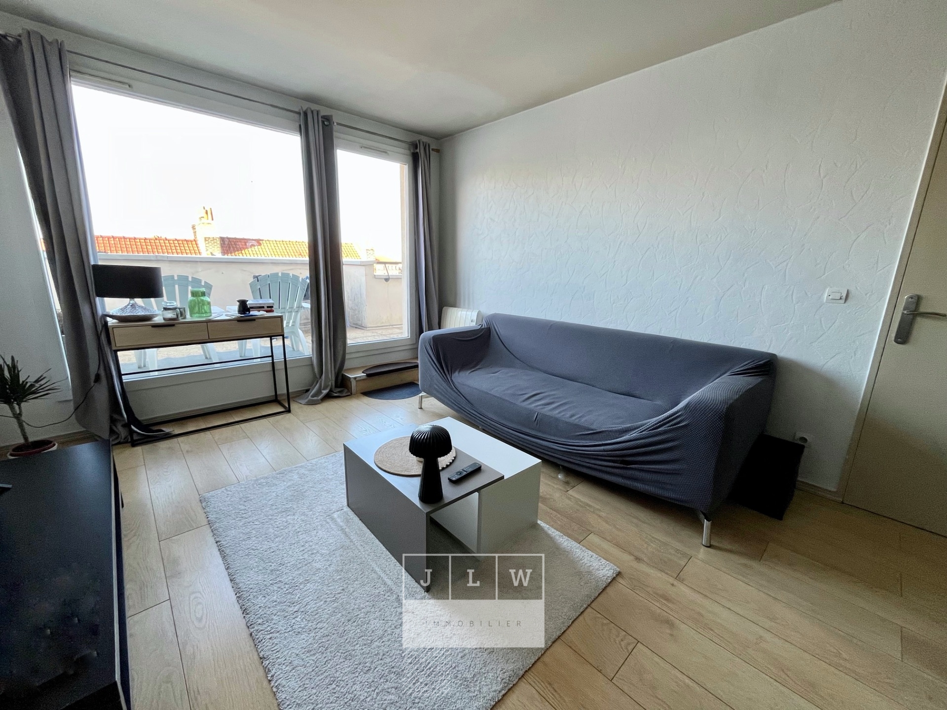 Appartement t2 dernier etage avec terrasse et parking Photo 3 - JLW Immobilier Appartement t2 dernier etage avec terrasse et parking Photo 3 - JLW Immobilier