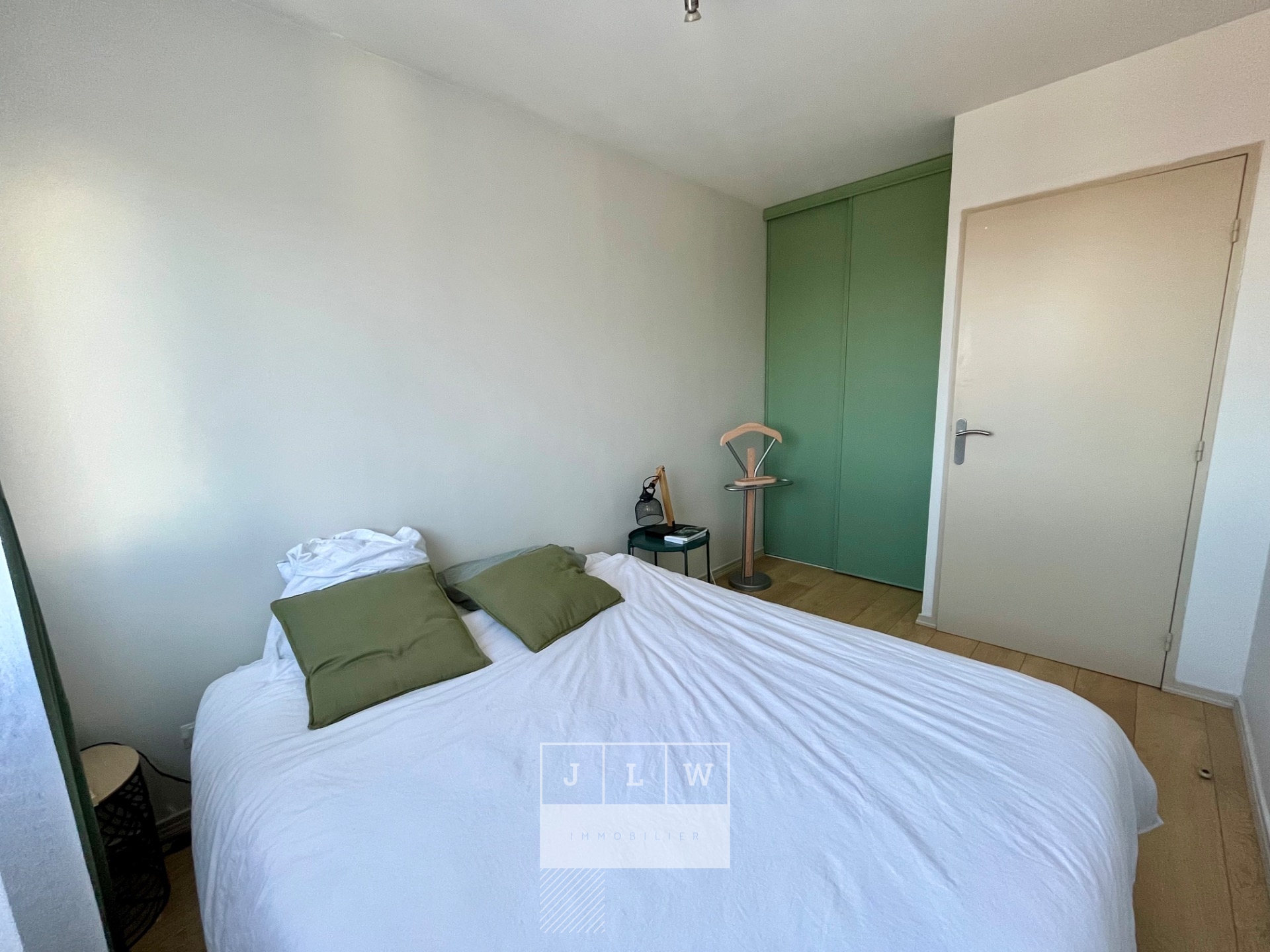 Appartement t2 dernier etage avec terrasse et parking Photo 4 - JLW Immobilier Appartement t2 dernier etage avec terrasse et parking Photo 4 - JLW Immobilier