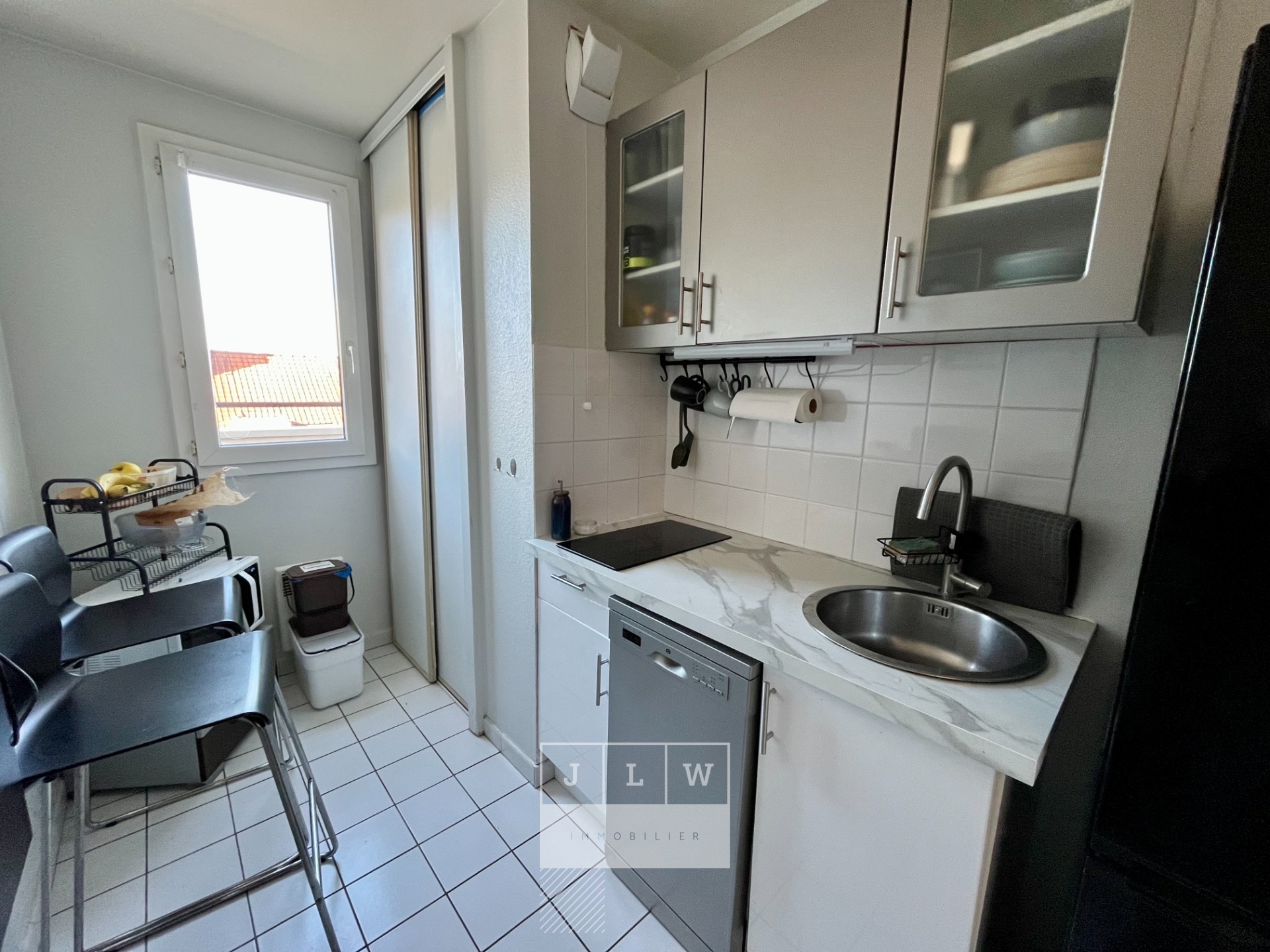 Appartement t2 dernier etage avec terrasse et parking Photo 4 - JLW Immobilier Appartement t2 dernier etage avec terrasse et parking Photo 4 - JLW Immobilier