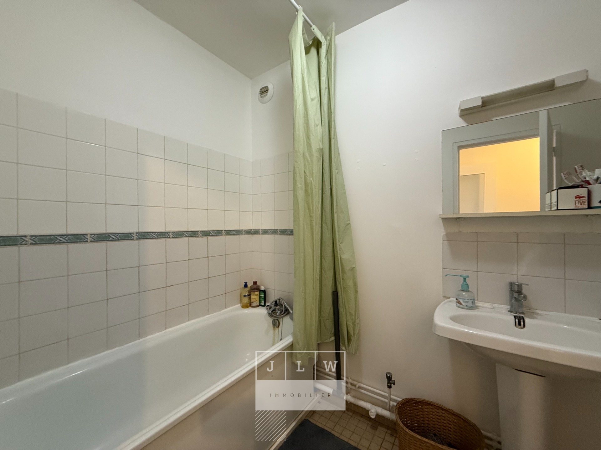 Studio parking gambetta Photo 5 - JLW Immobilier Studio parking gambetta Photo 5 - JLW Immobilier