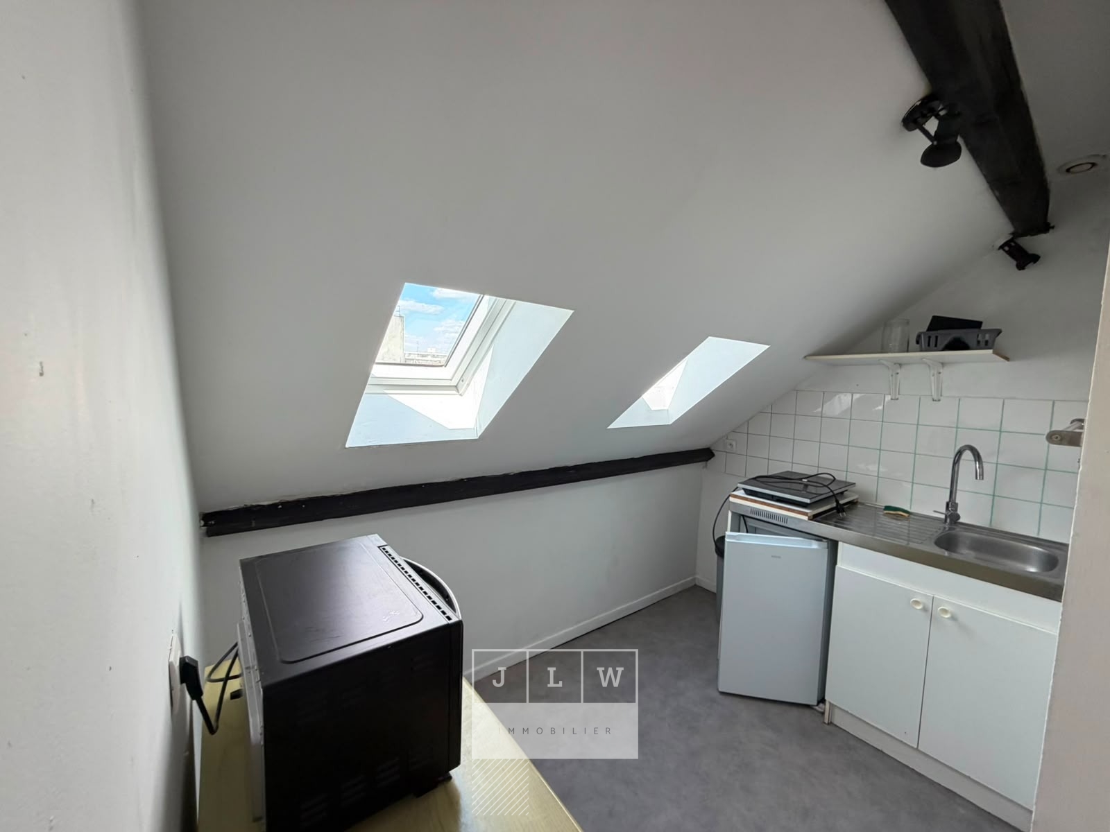 Arxw ll152 appartement studio meuble cave parking Photo 4 - JLW Immobilier Arxw ll152 appartement studio meuble cave parking Photo 4 - JLW Immobilier