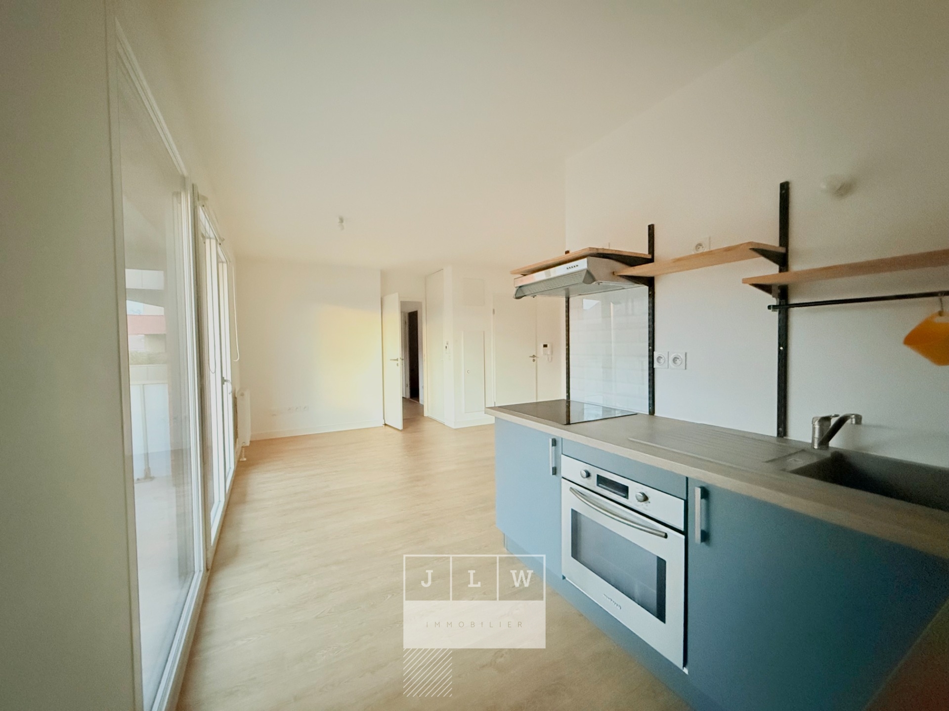 Lille appartement t2 avec grand balcon Photo 3 - JLW Immobilier Lille appartement t2 avec grand balcon Photo 3 - JLW Immobilier