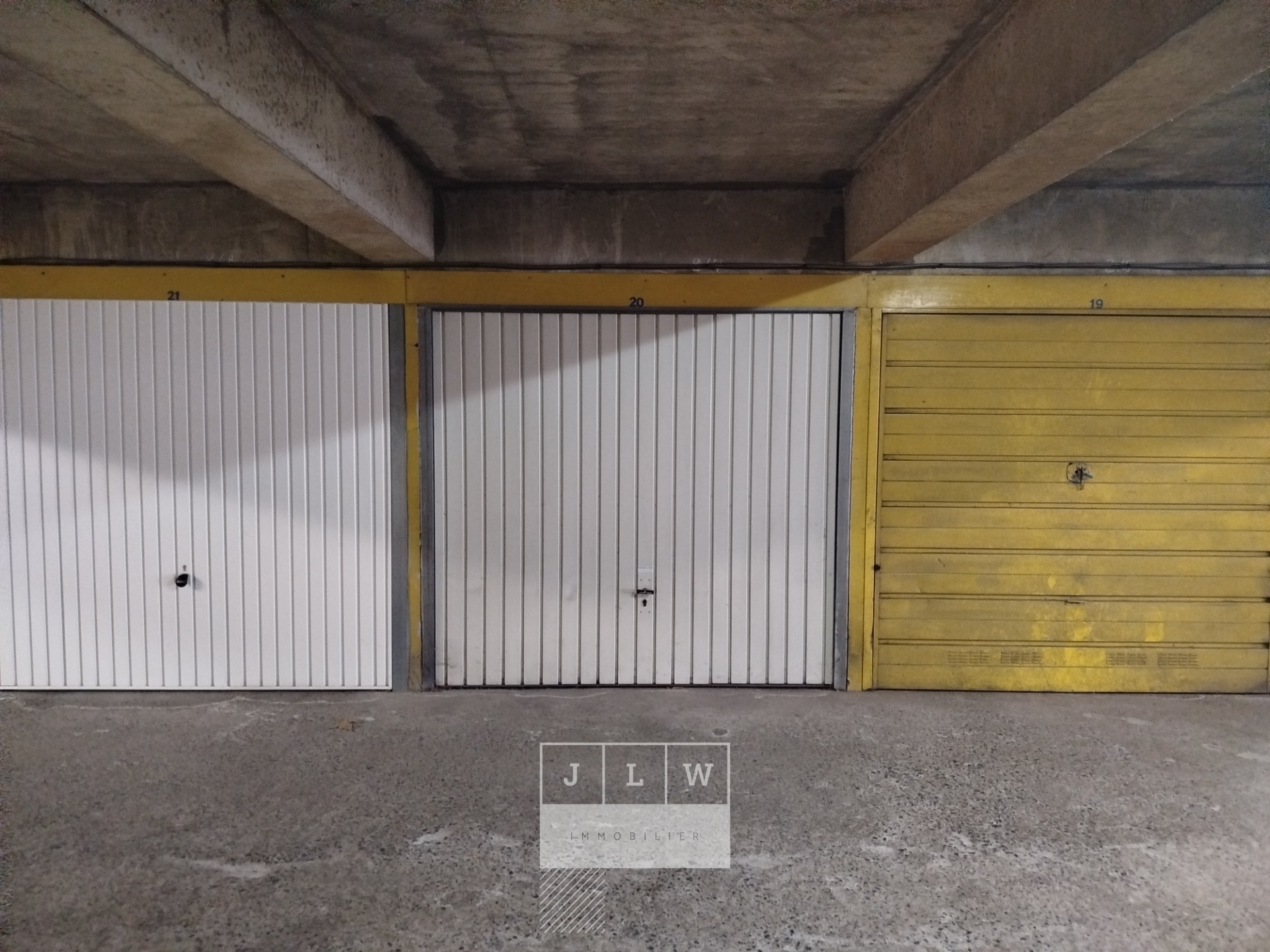 Asml pkg garage ferme sous sol Photo 3 - JLW Immobilier Asml pkg garage ferme sous sol Photo 3 - JLW Immobilier