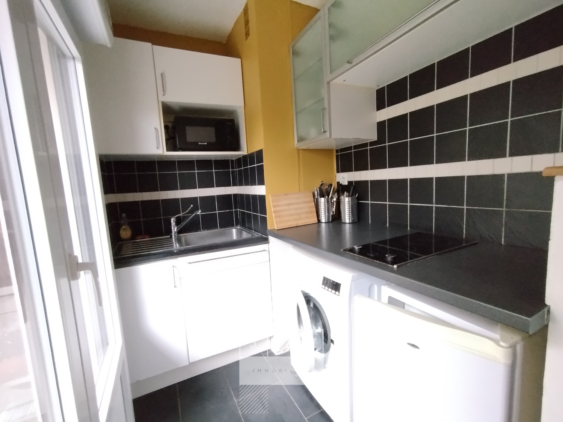 Asot ll152 parc barbieux studio meuble securise Photo 3 - JLW Immobilier Asot ll152 parc barbieux studio meuble securise Photo 3 - JLW Immobilier