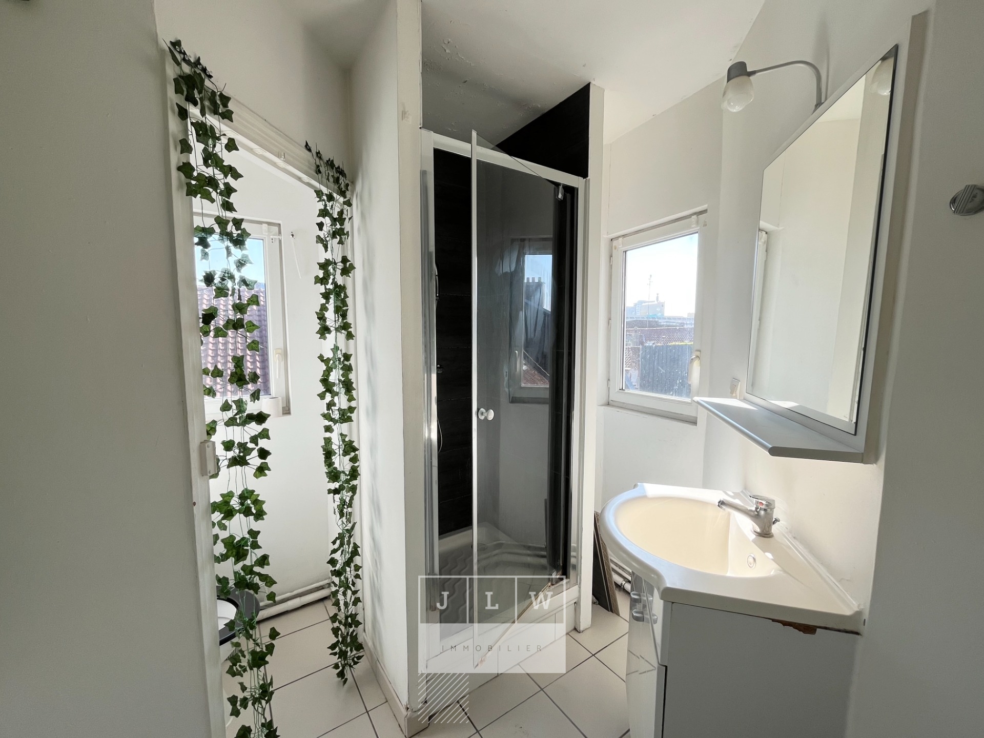 Lille hyper centre appartement 33m dernier etage Photo 6 - JLW Immobilier Lille hyper centre appartement 33m dernier etage Photo 6 - JLW Immobilier