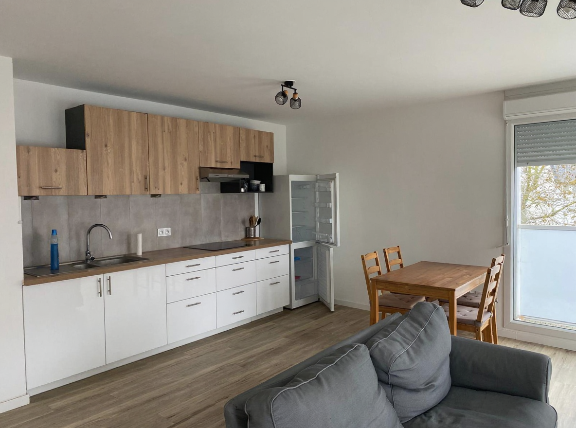 Afta ll152 type 3 meuble en residence avec balcon Photo 3 - JLW Immobilier Afta ll152 type 3 meuble en residence avec balcon Photo 3 - JLW Immobilier