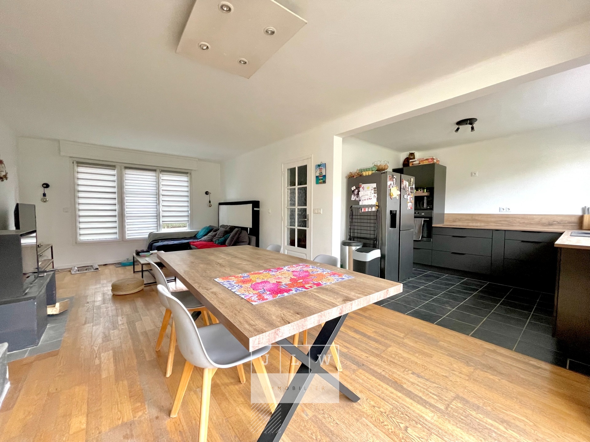 Maison familiale 4 chambres jardin et cave Photo 2 - JLW Immobilier