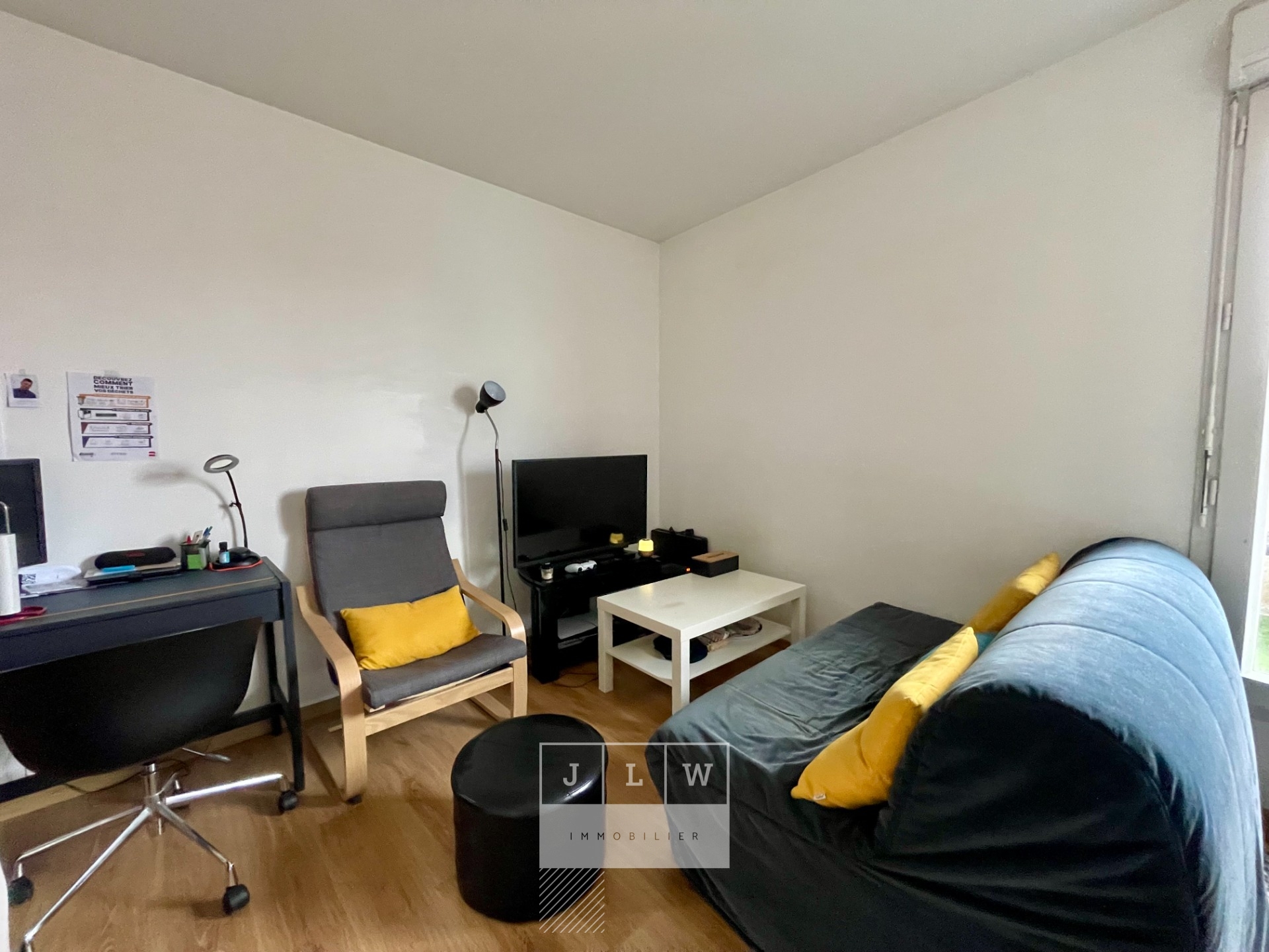 Lille hellemmes studio lumineux de 27m avec balcon Photo 2 - JLW Immobilier Lille hellemmes studio lumineux de 27m avec balcon Photo 2 - JLW Immobilier