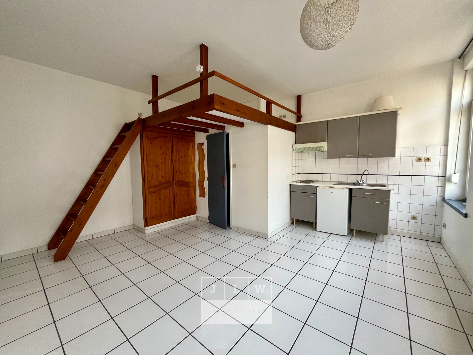 Lille st michel studio lumineux avec mezzanine Photo 1 - JLW Immobilier