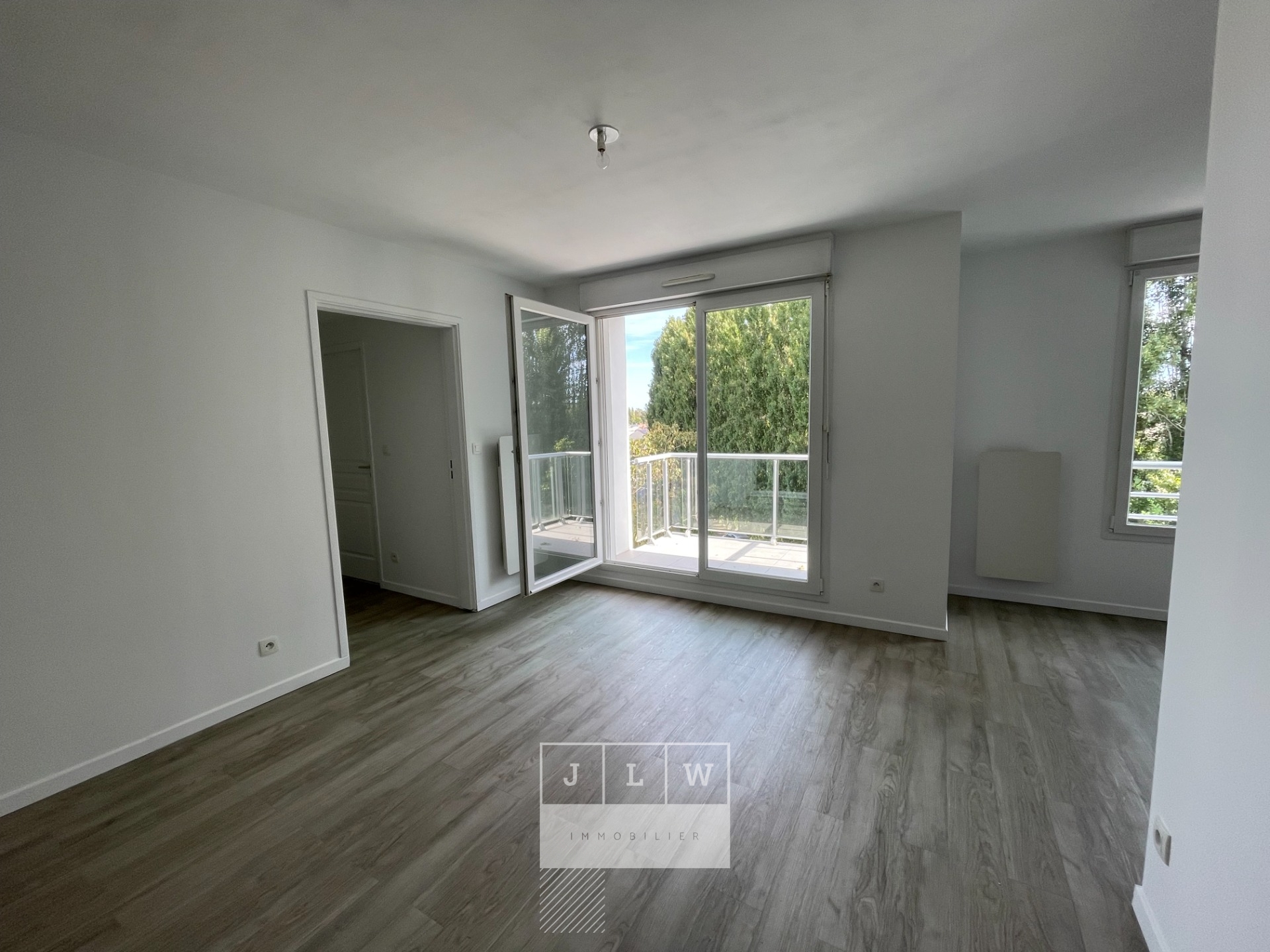 Atgb ll152 bel appartement type2 avec balcon  parking Photo 1 - JLW Immobilier