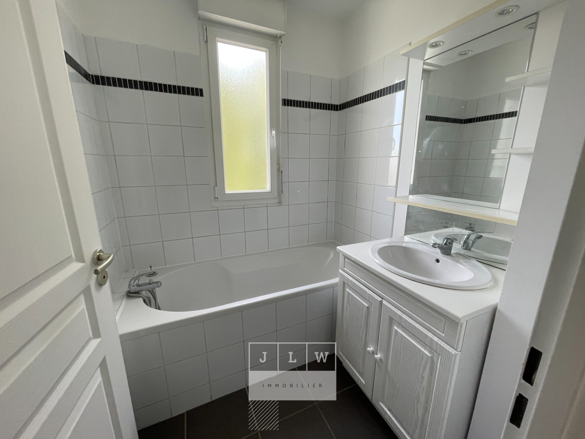 Atgb ll152 bel appartement type2 avec balcon  parking Photo 4 - JLW Immobilier