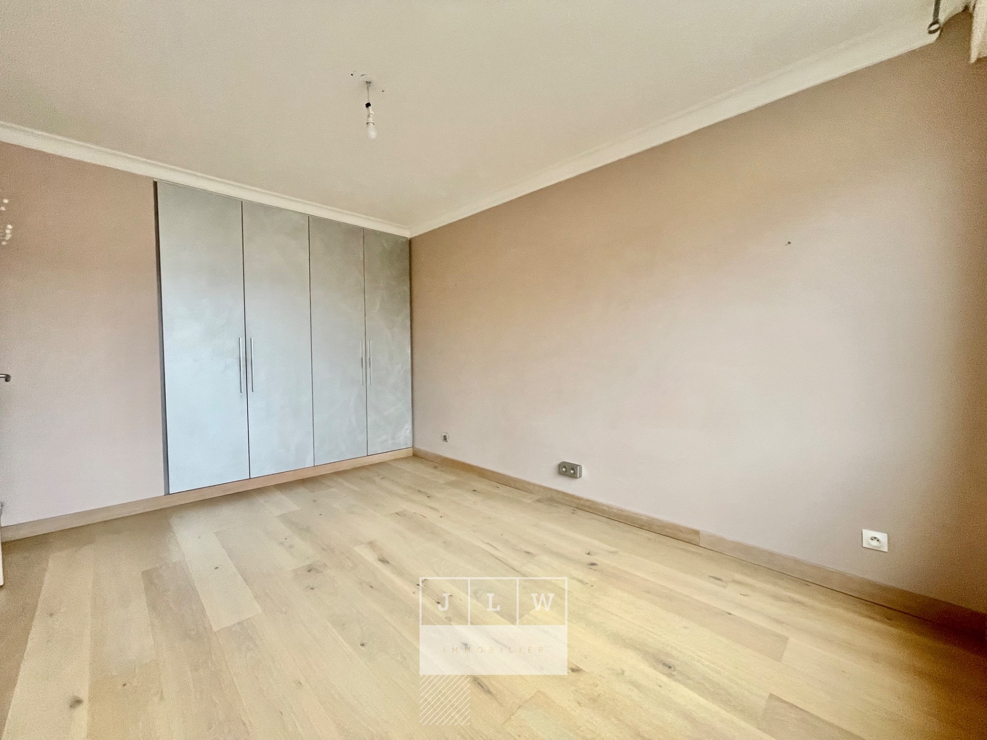 Bel appartement lumineux avec balcon cave et garage Photo 8 - JLW Immobilier