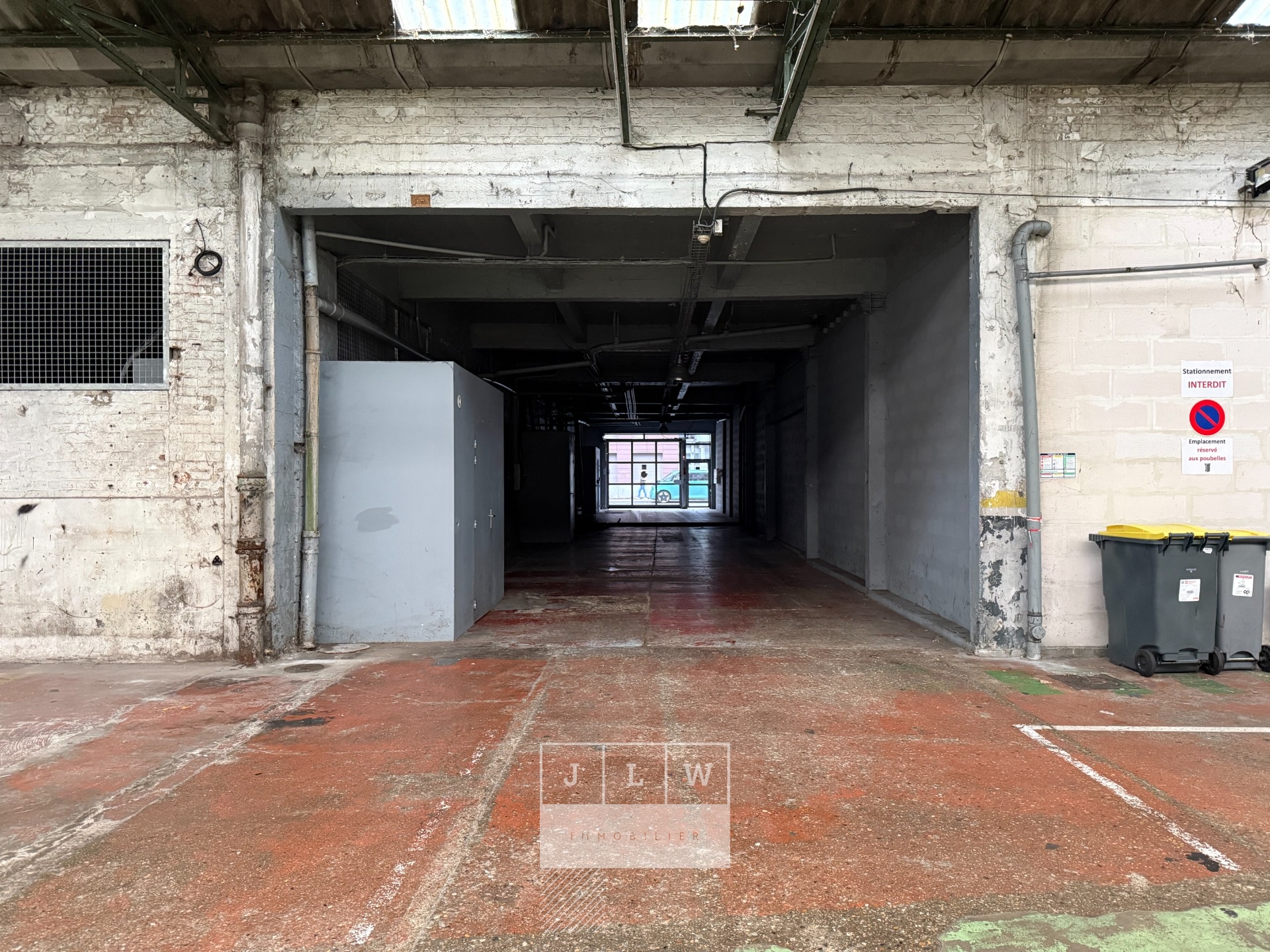 Asne sr123 places de parking securisees rue de douai Photo 3 - JLW Immobilier Asne sr123 places de parking securisees rue de douai Photo 3 - JLW Immobilier