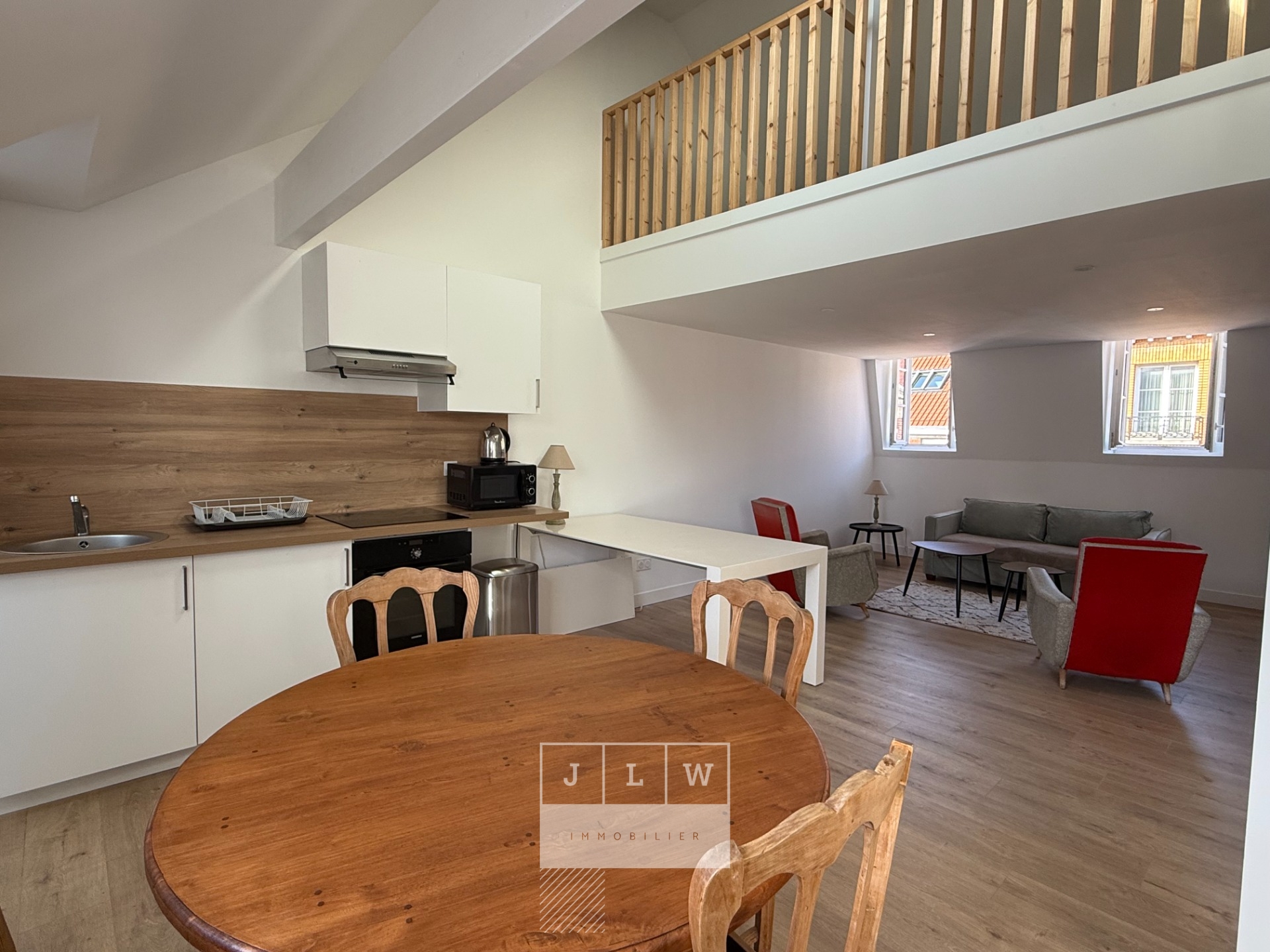 Atjy sr123 t2 meuble 49m2   28m2 de mezzanine renove Photo 2 - JLW Immobilier