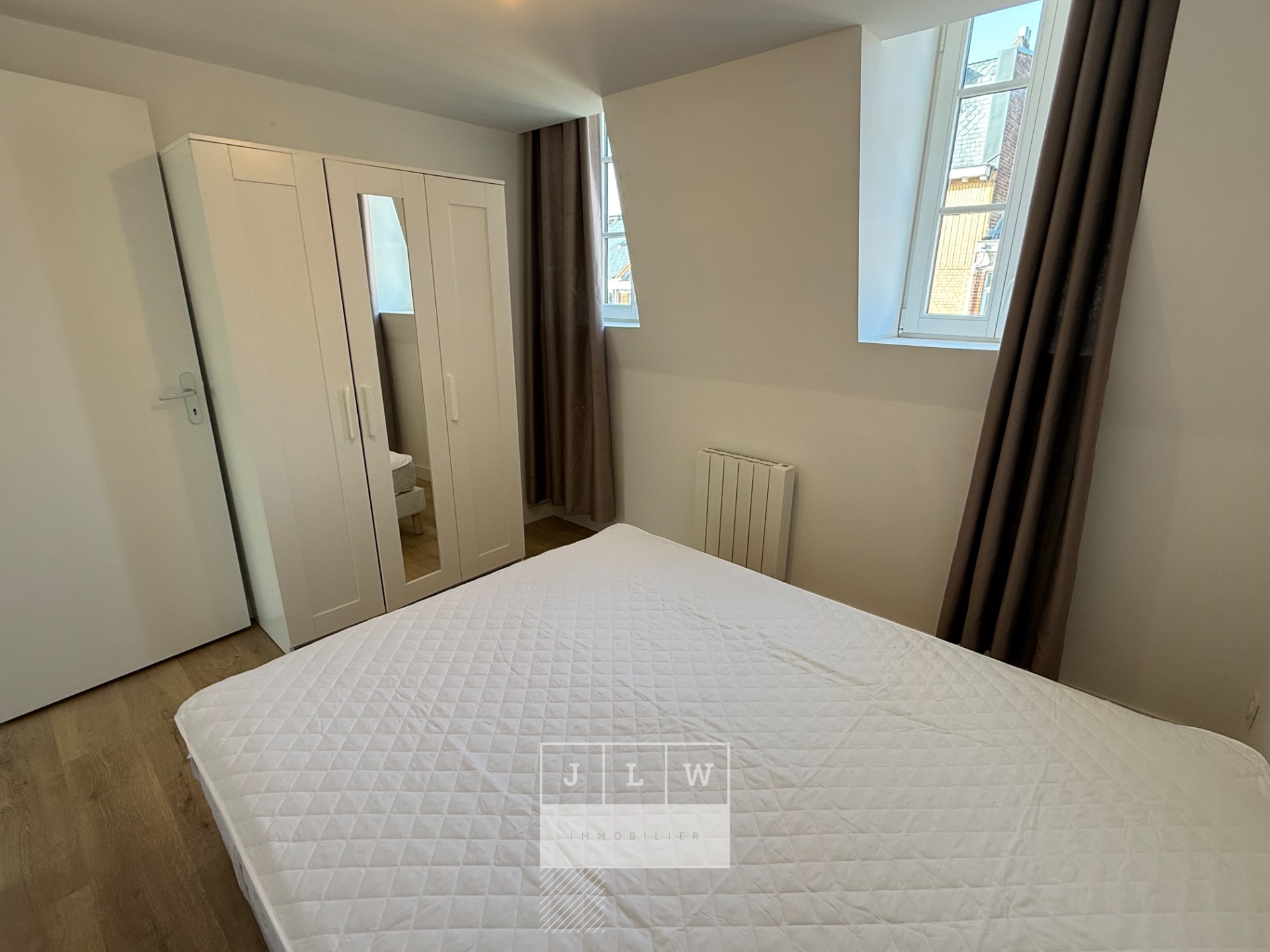 Atjy sr123 t2 meuble 49m2   28m2 de mezzanine renove Photo 3 - JLW Immobilier