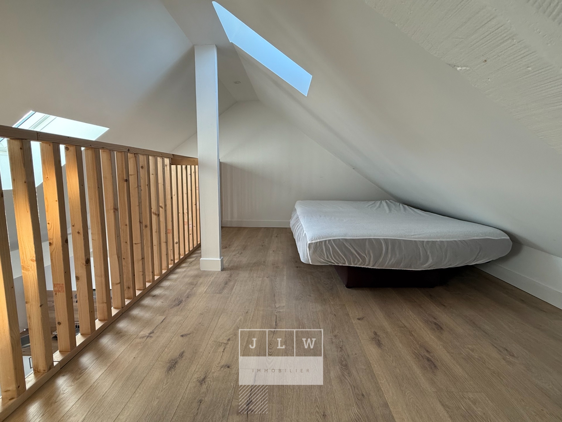 Atjy sr123 t2 meuble 49m2   28m2 de mezzanine renove Photo 7 - JLW Immobilier