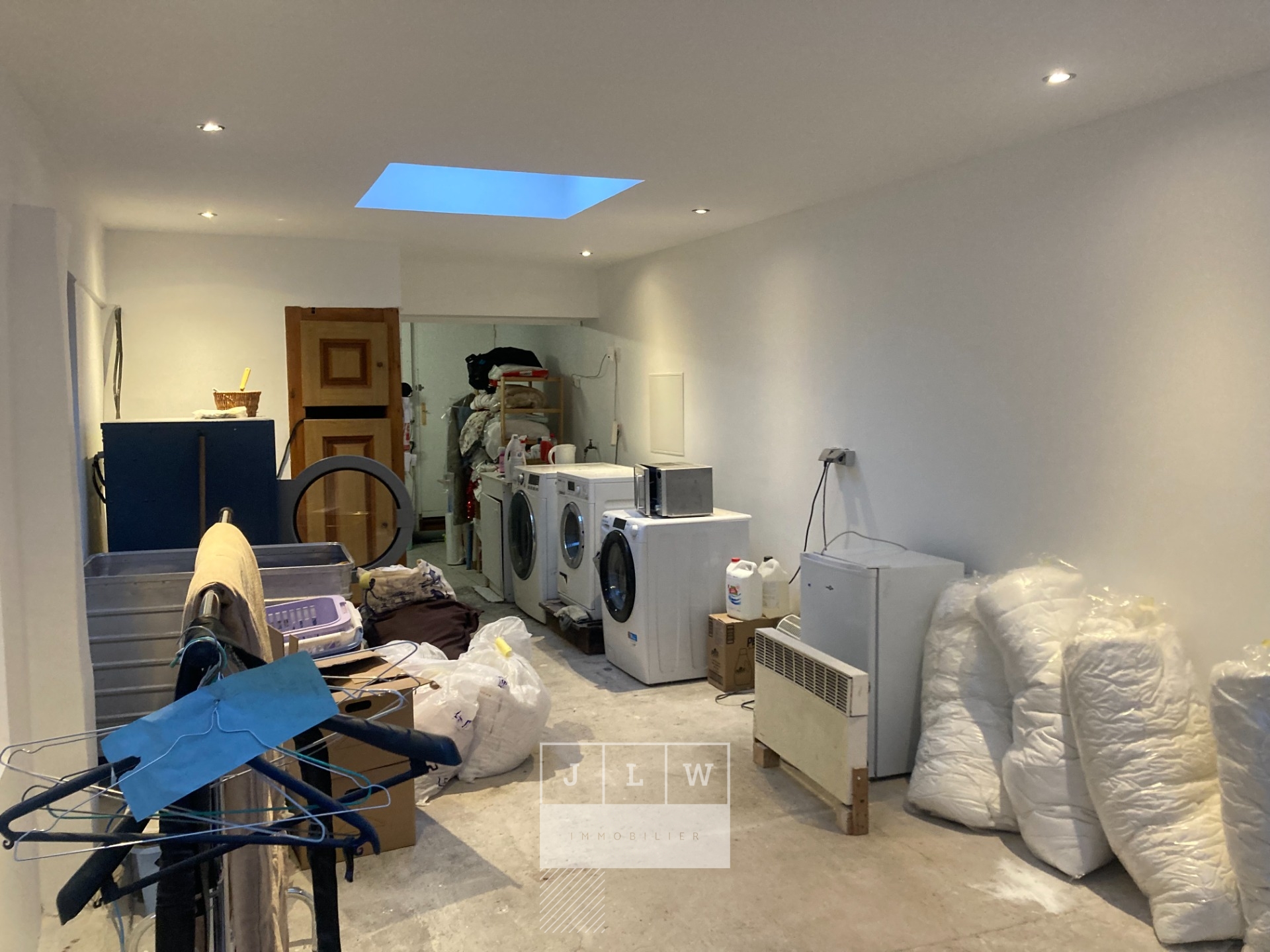 Aoxe cession fonds de commerce activite pressing Photo 2 - JLW Immobilier Aoxe cession fonds de commerce activite pressing Photo 2 - JLW Immobilier