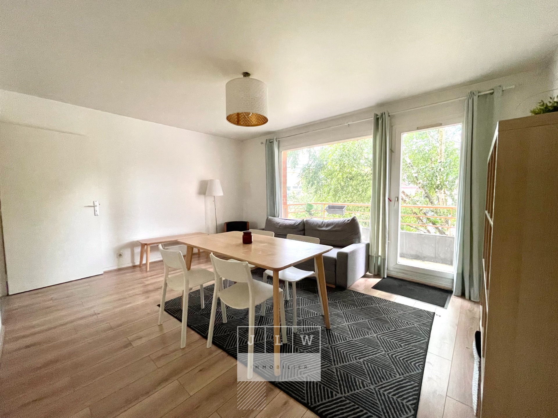 Lille gambetta beau t4 avec balcon et parking Photo 1 - JLW Immobilier Lille gambetta beau t4 avec balcon et parking Photo 1 - JLW Immobilier