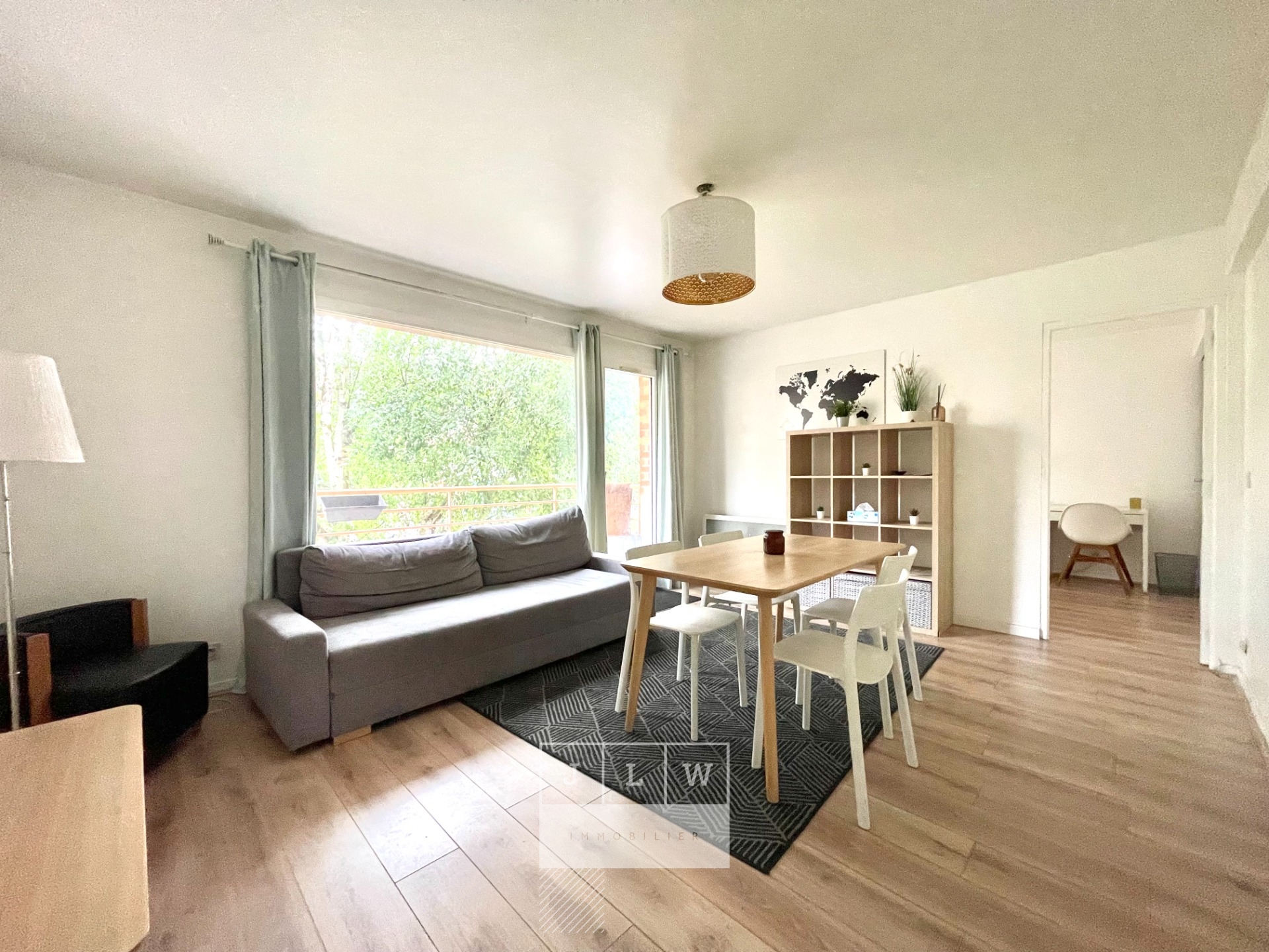 Lille gambetta beau t4 avec balcon et parking Photo 2 - JLW Immobilier Lille gambetta beau t4 avec balcon et parking Photo 2 - JLW Immobilier