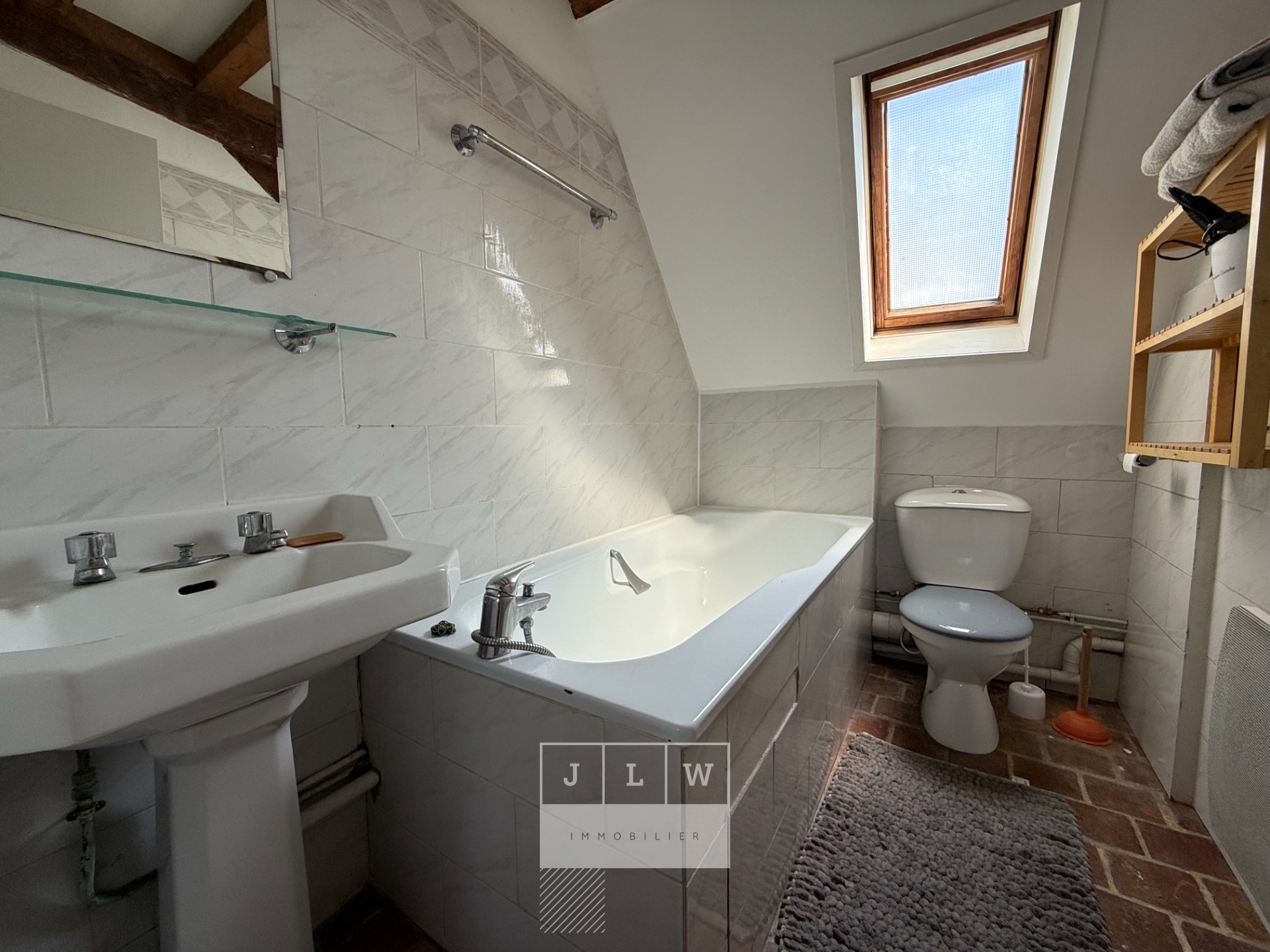 Auqj sr123 t1bis meuble au coeur du vieux lille Photo 3 - JLW Immobilier Auqj sr123 t1bis meuble au coeur du vieux lille Photo 3 - JLW Immobilier
