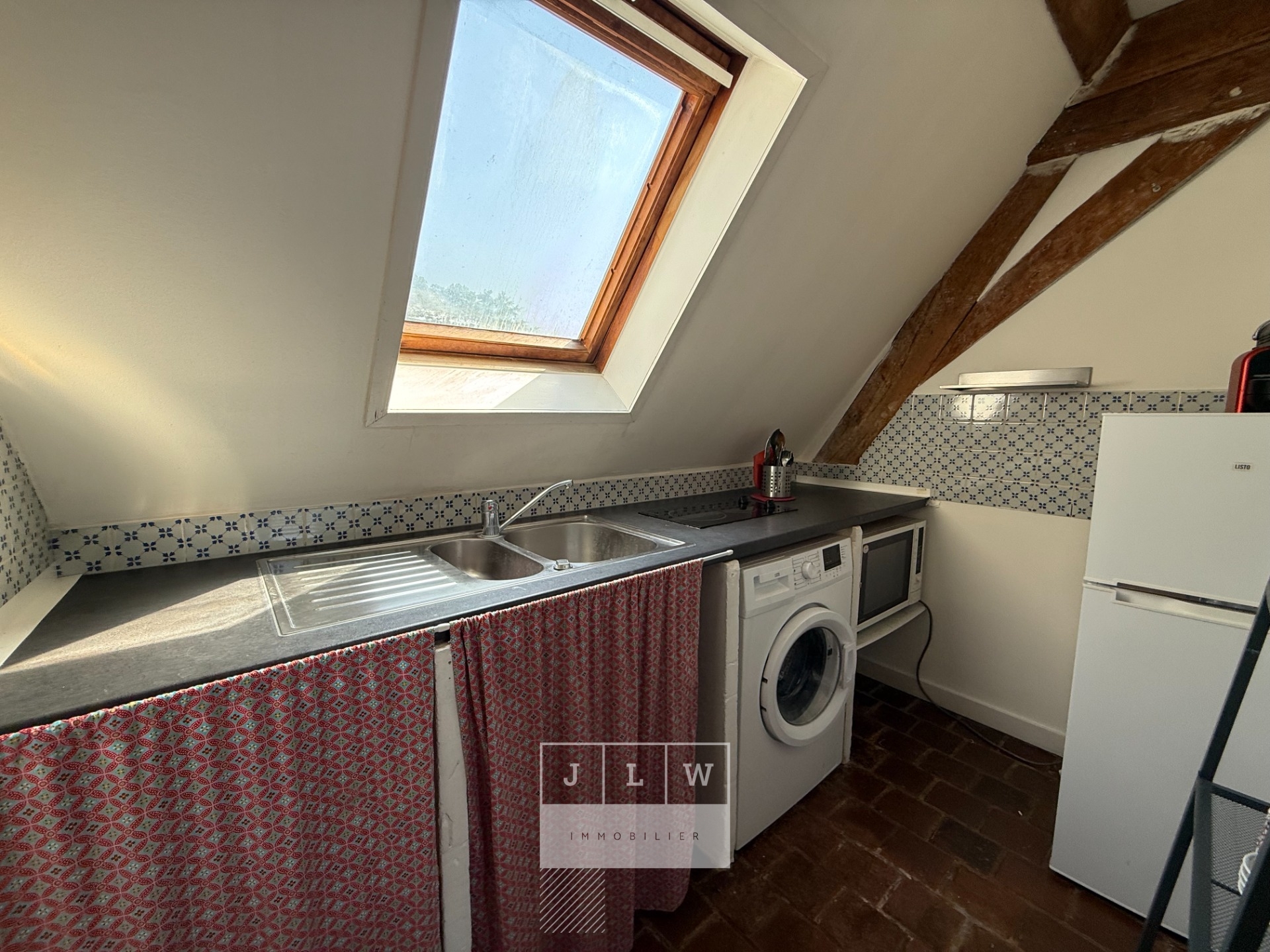 Auqj sr123 t1bis meuble au coeur du vieux lille Photo 4 - JLW Immobilier Auqj sr123 t1bis meuble au coeur du vieux lille Photo 4 - JLW Immobilier