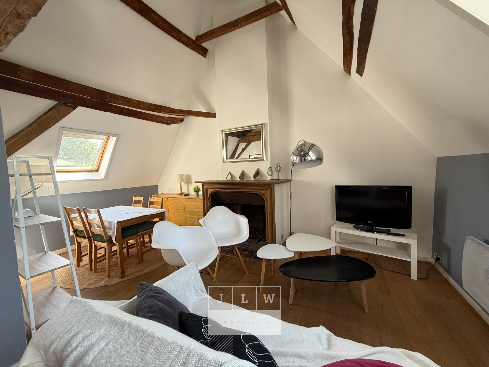 Auqj sr123 t1bis meuble au coeur du vieux lille Photo 5 - JLW Immobilier Auqj sr123 t1bis meuble au coeur du vieux lille Photo 5 - JLW Immobilier