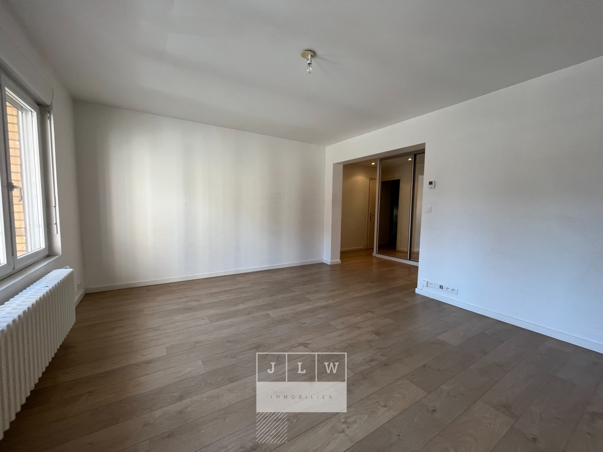 Appartement renove t4 avec garage et balcon Photo 1 - JLW Immobilier Appartement renove t4 avec garage et balcon Photo 1 - JLW Immobilier