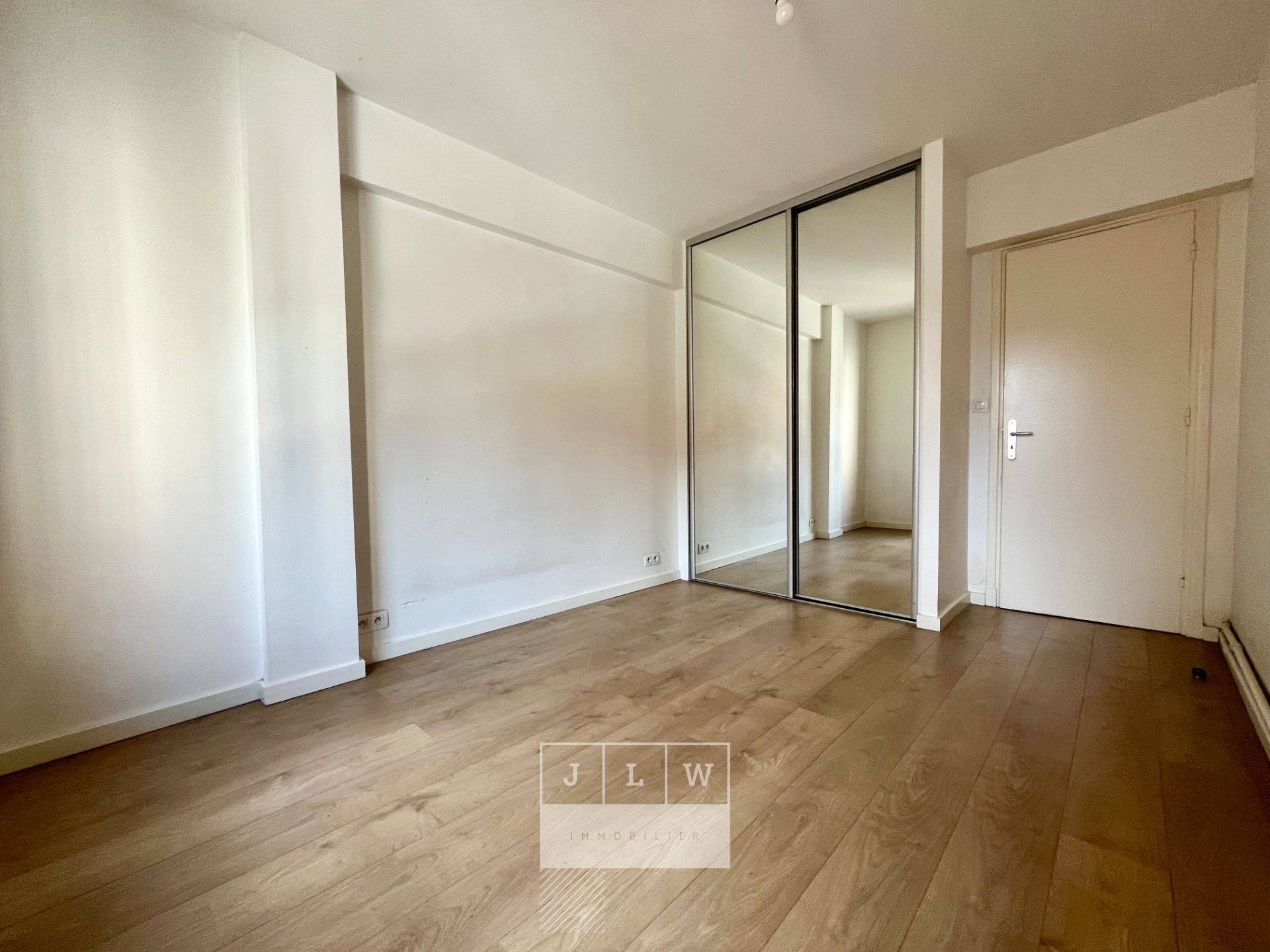Appartement renove t4 avec garage et balcon Photo 3 - JLW Immobilier Appartement renove t4 avec garage et balcon Photo 3 - JLW Immobilier