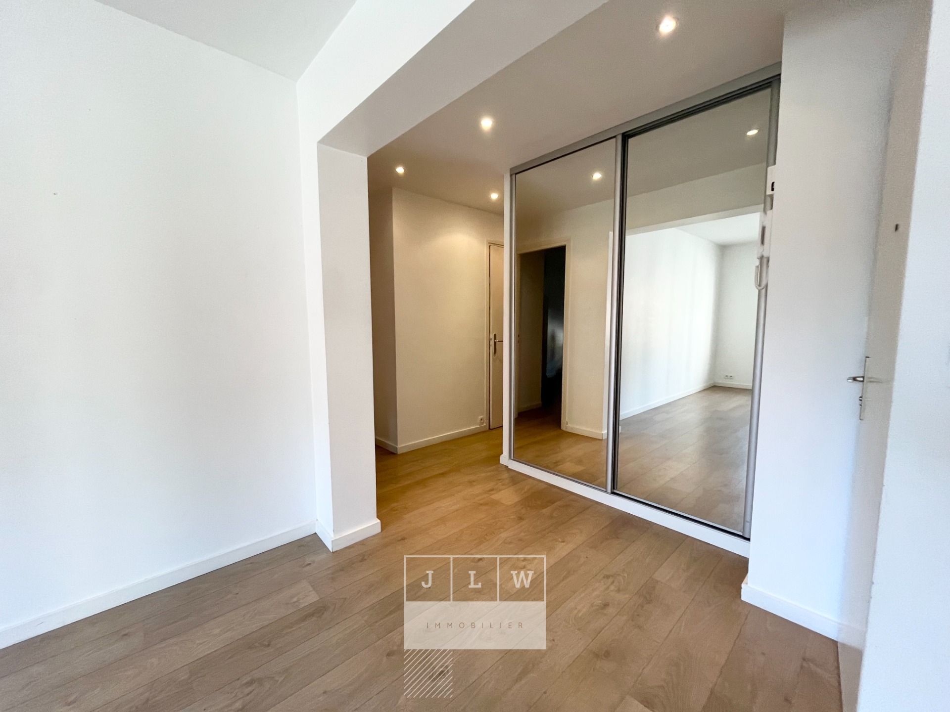Appartement renove t4 avec garage et balcon Photo 4 - JLW Immobilier