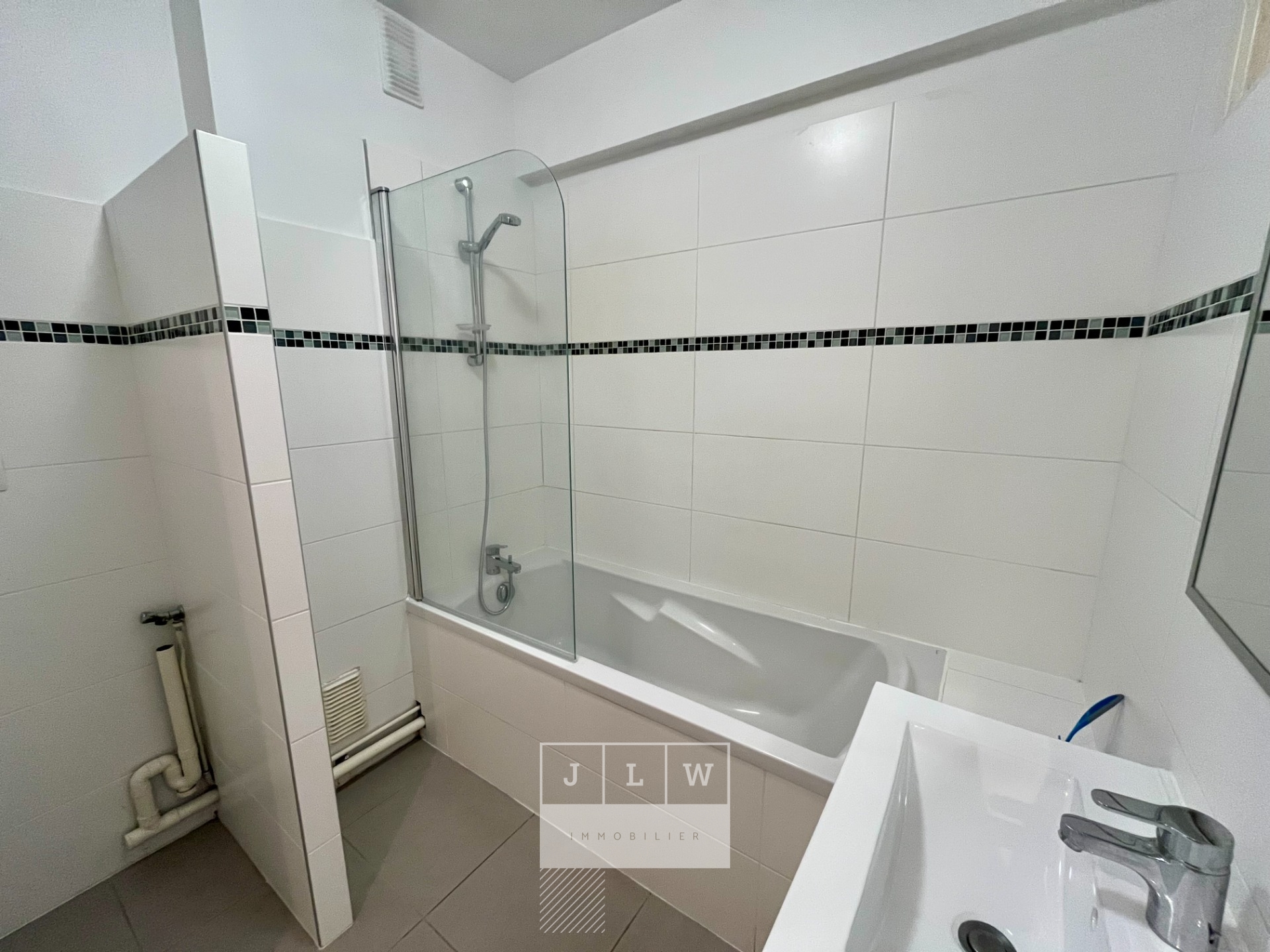 Appartement renove t4 avec garage et balcon Photo 8 - JLW Immobilier Appartement renove t4 avec garage et balcon Photo 8 - JLW Immobilier