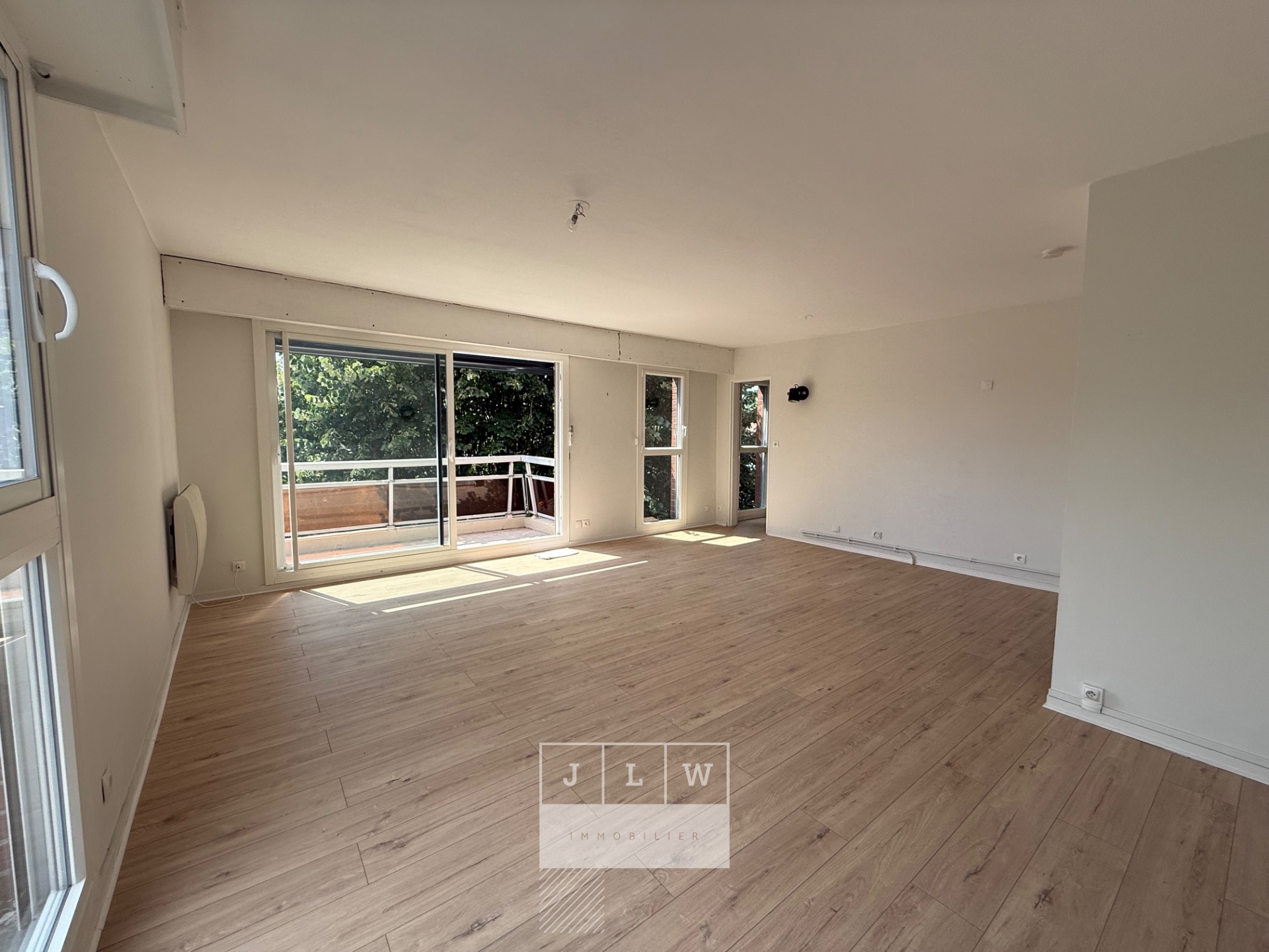 Avam  ll152 magnifique t3 non meuble  100m  avec terrasse Photo 3 - JLW Immobilier