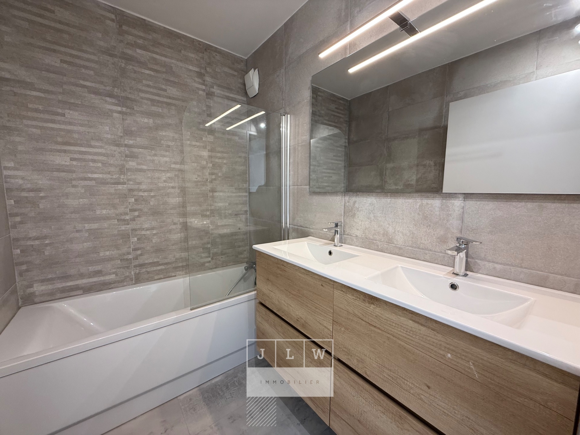 Avam  ll152 magnifique t3 non meuble  100m  avec terrasse Photo 7 - JLW Immobilier