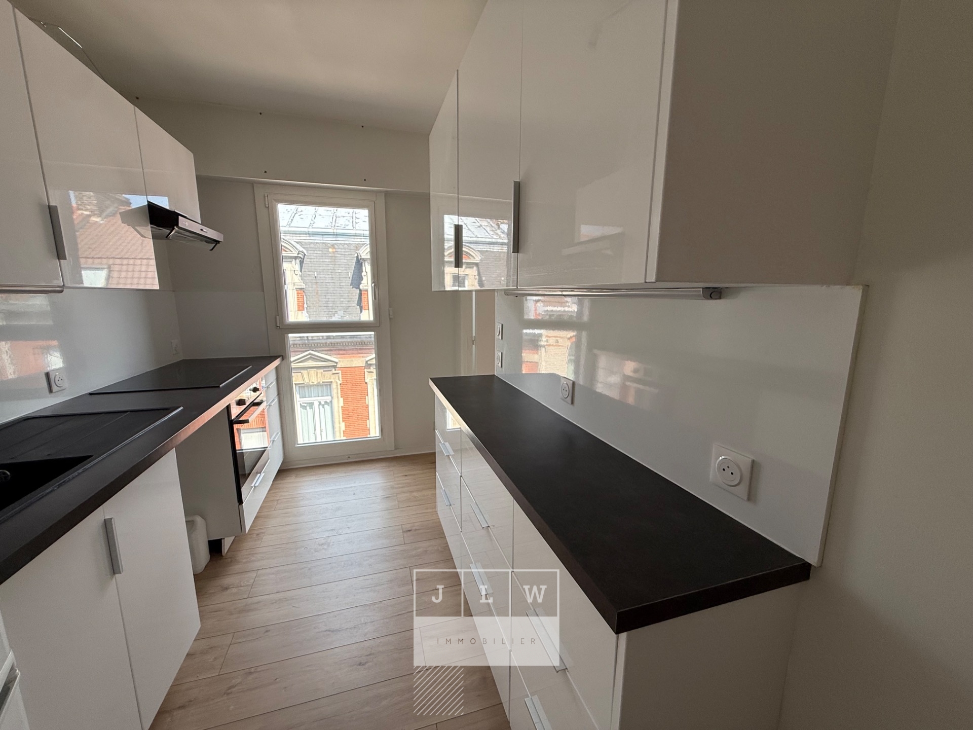 Avam  ll152 magnifique t3 non meuble  100m  avec terrasse Photo 8 - JLW Immobilier