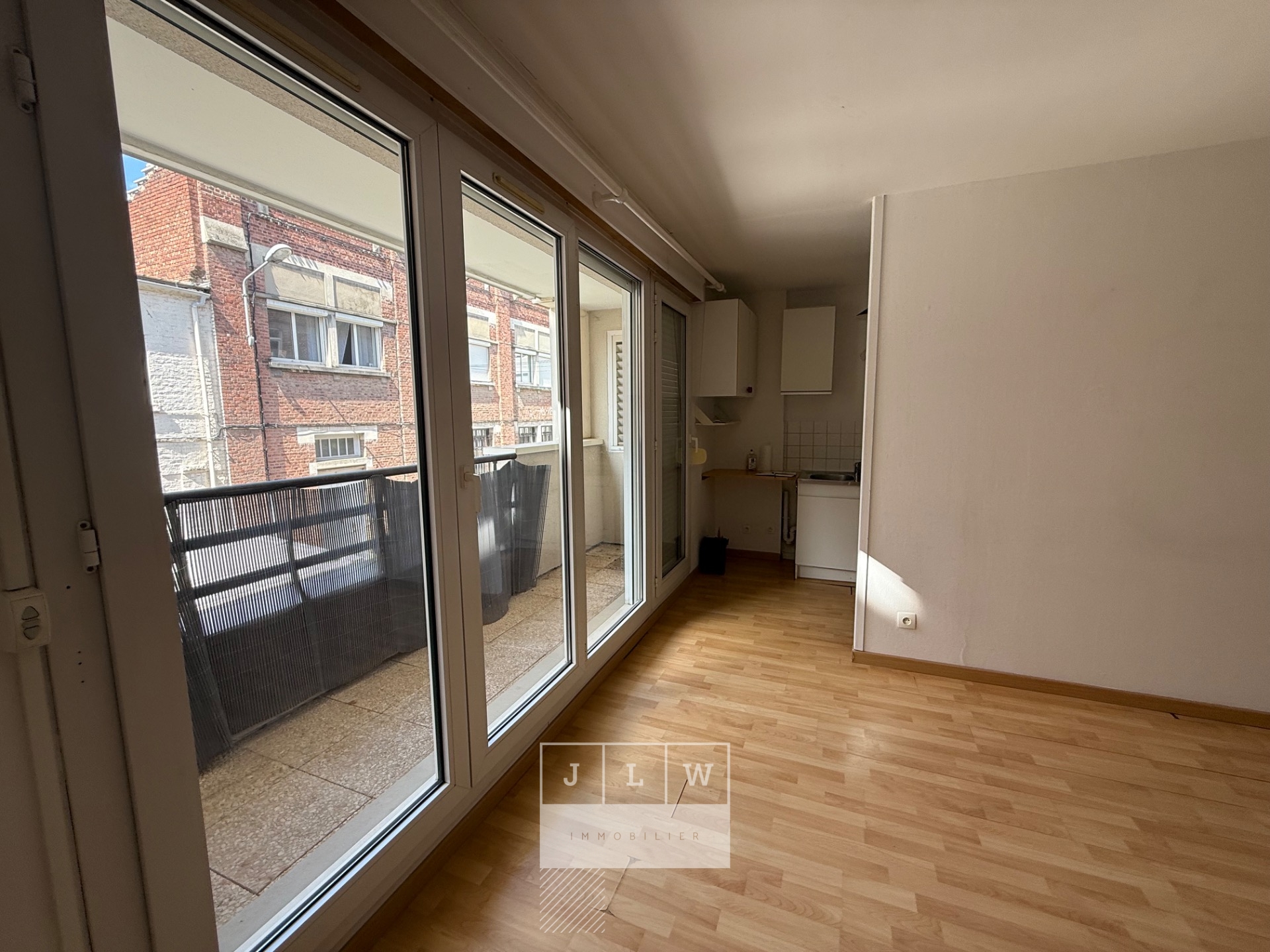 Avdh ll152 rue de brigode type 1 balcon parking Photo 3 - JLW Immobilier Avdh ll152 rue de brigode type 1 balcon parking Photo 3 - JLW Immobilier