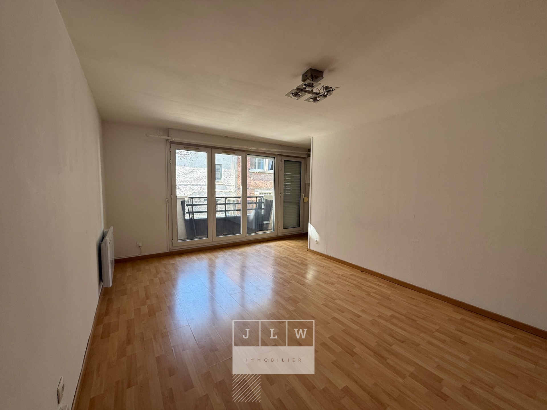 Avdh ll152 rue de brigode type 1 balcon parking Photo 6 - JLW Immobilier Avdh ll152 rue de brigode type 1 balcon parking Photo 6 - JLW Immobilier