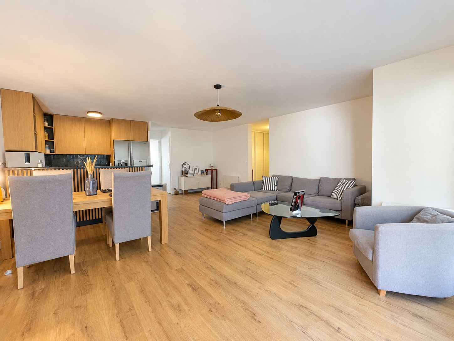 Vieux lille t3 sans travaux avec balcon et garage Photo 2 - JLW Immobilier Vieux lille t3 sans travaux avec balcon et garage Photo 2 - JLW Immobilier