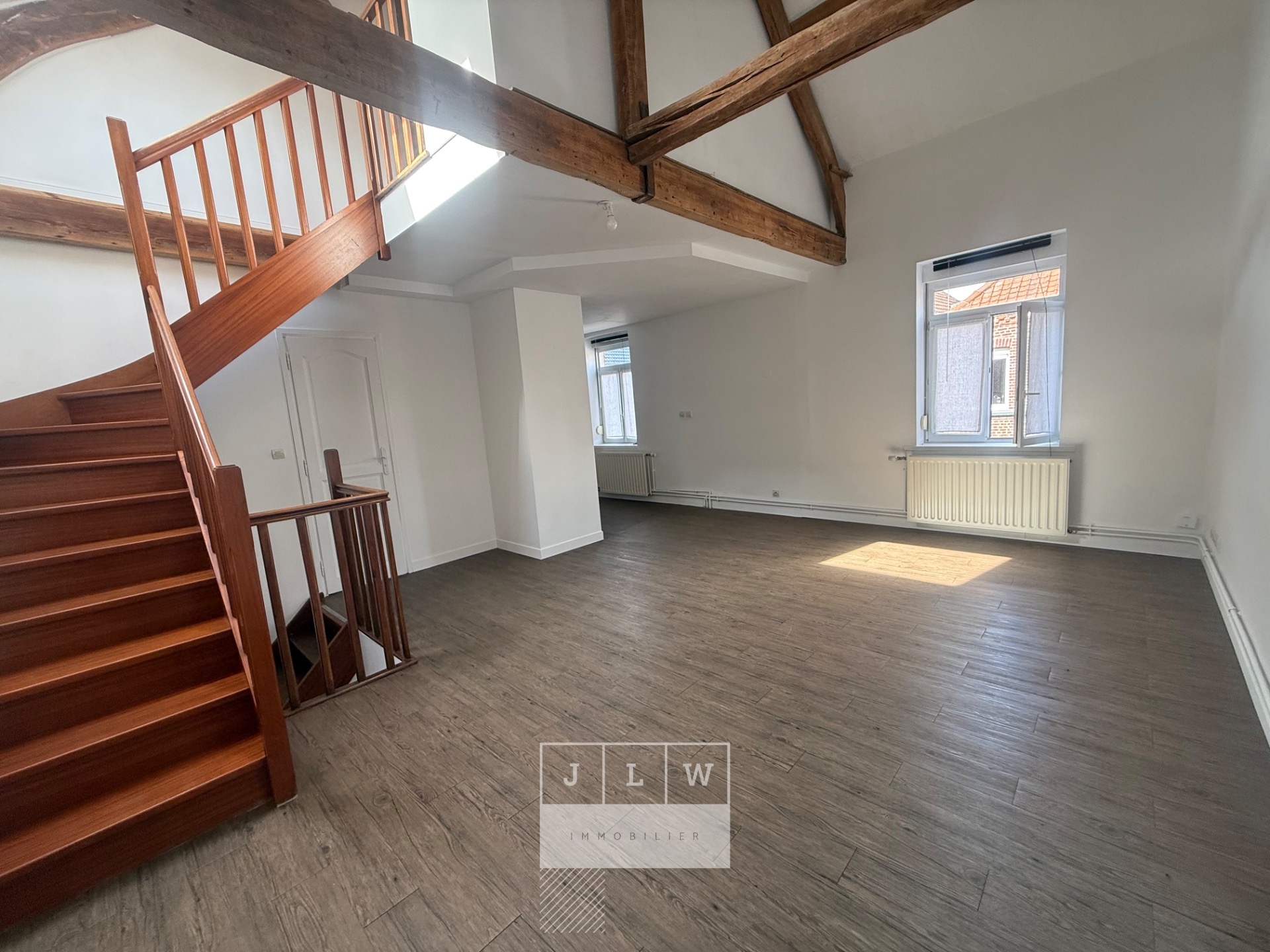 Avne ll152 beau type 2 en triplex 54 34m Photo 7 - JLW Immobilier Avne ll152 beau type 2 en triplex 54 34m Photo 7 - JLW Immobilier