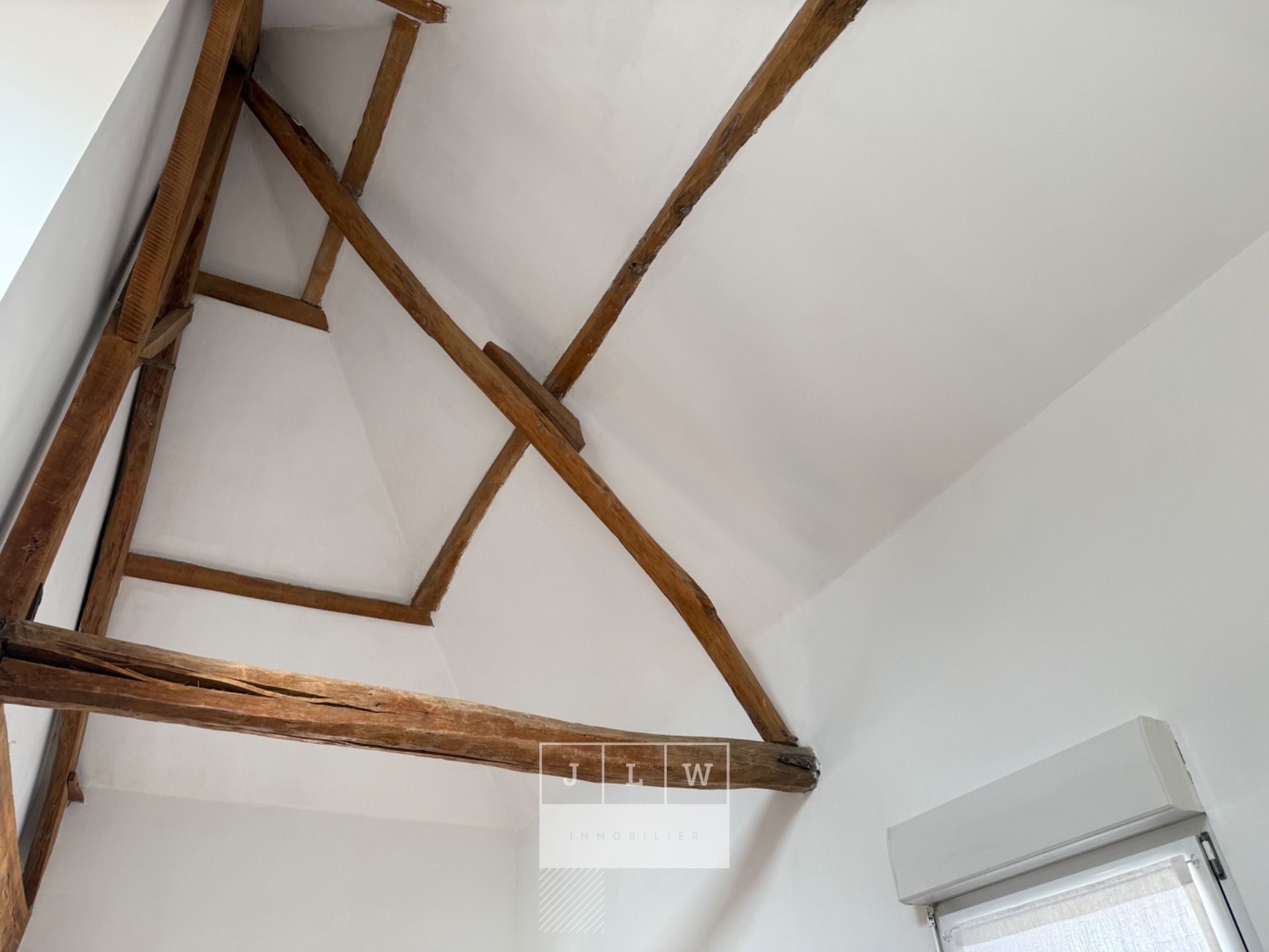 Avne ll152 beau type 2 en triplex 54 34m Photo 8 - JLW Immobilier Avne ll152 beau type 2 en triplex 54 34m Photo 8 - JLW Immobilier