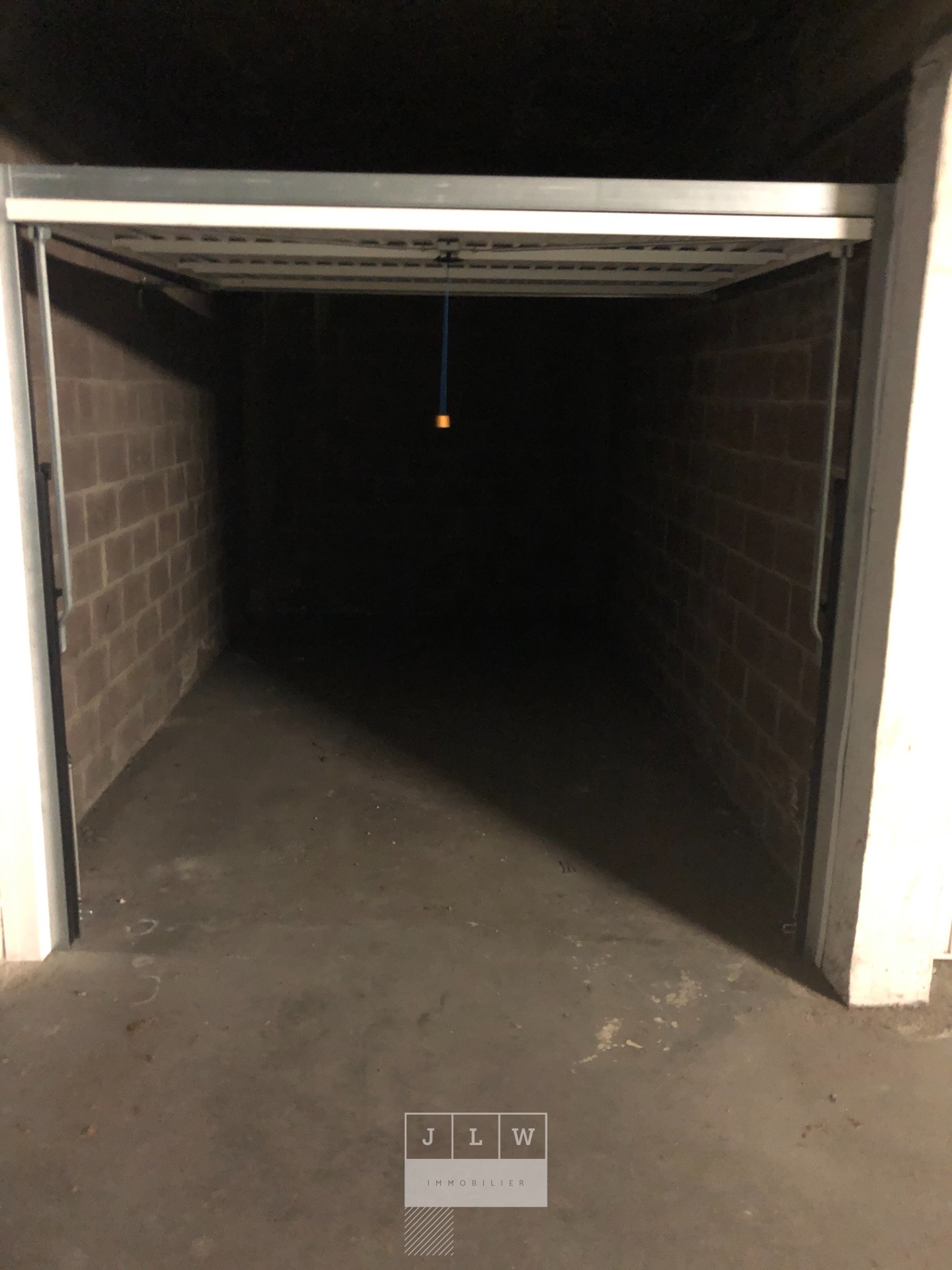 Vauban garage ferme securise Photo 2 - JLW Immobilier