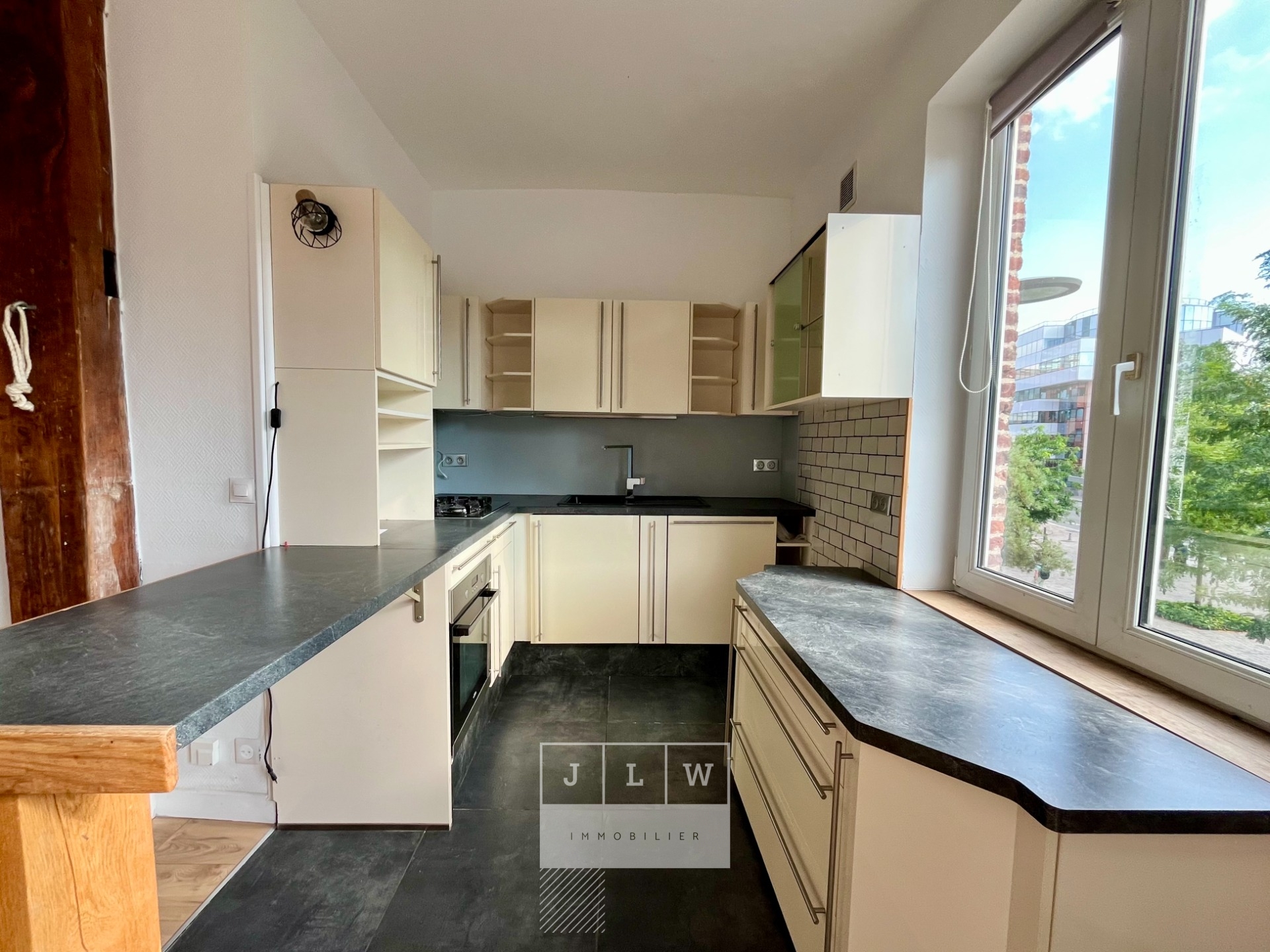 Hyper centre duplex de 80m Photo 3 - JLW Immobilier Hyper centre duplex de 80m Photo 3 - JLW Immobilier
