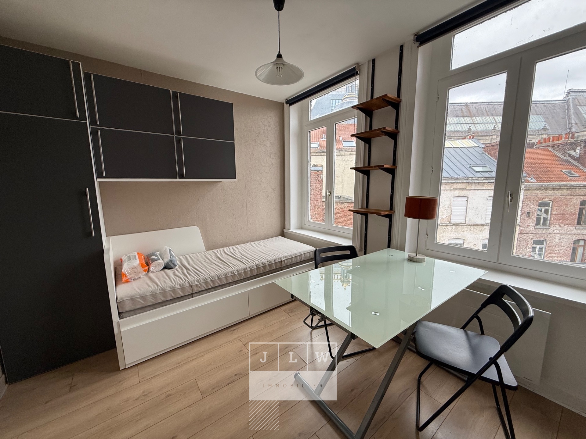 Awkg ll152 tres beau studio meuble republique Photo 1 - JLW Immobilier Awkg ll152 tres beau studio meuble republique Photo 1 - JLW Immobilier