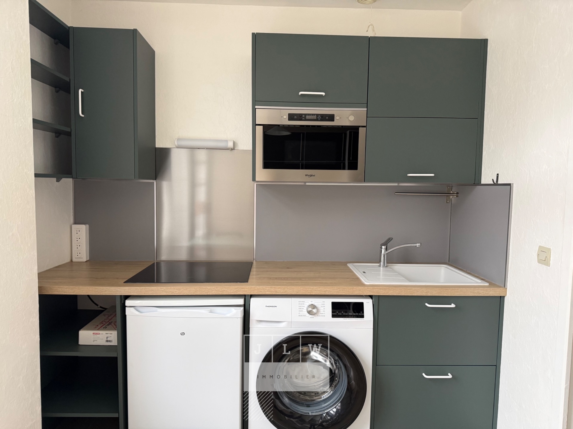 Awkg ll152 tres beau studio meuble republique Photo 6 - JLW Immobilier Awkg ll152 tres beau studio meuble republique Photo 6 - JLW Immobilier