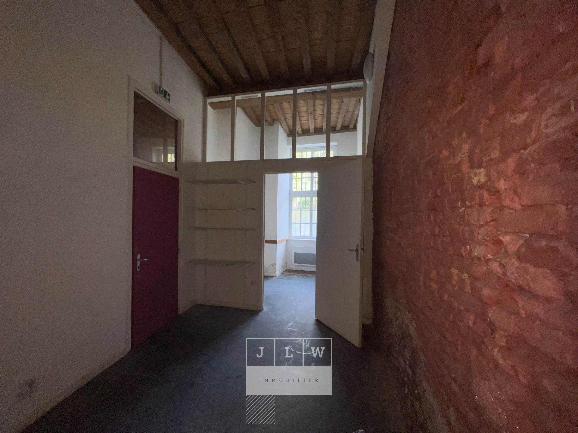 Local professionnel vieux lille Photo 1 - JLW Immobilier Local professionnel vieux lille Photo 1 - JLW Immobilier